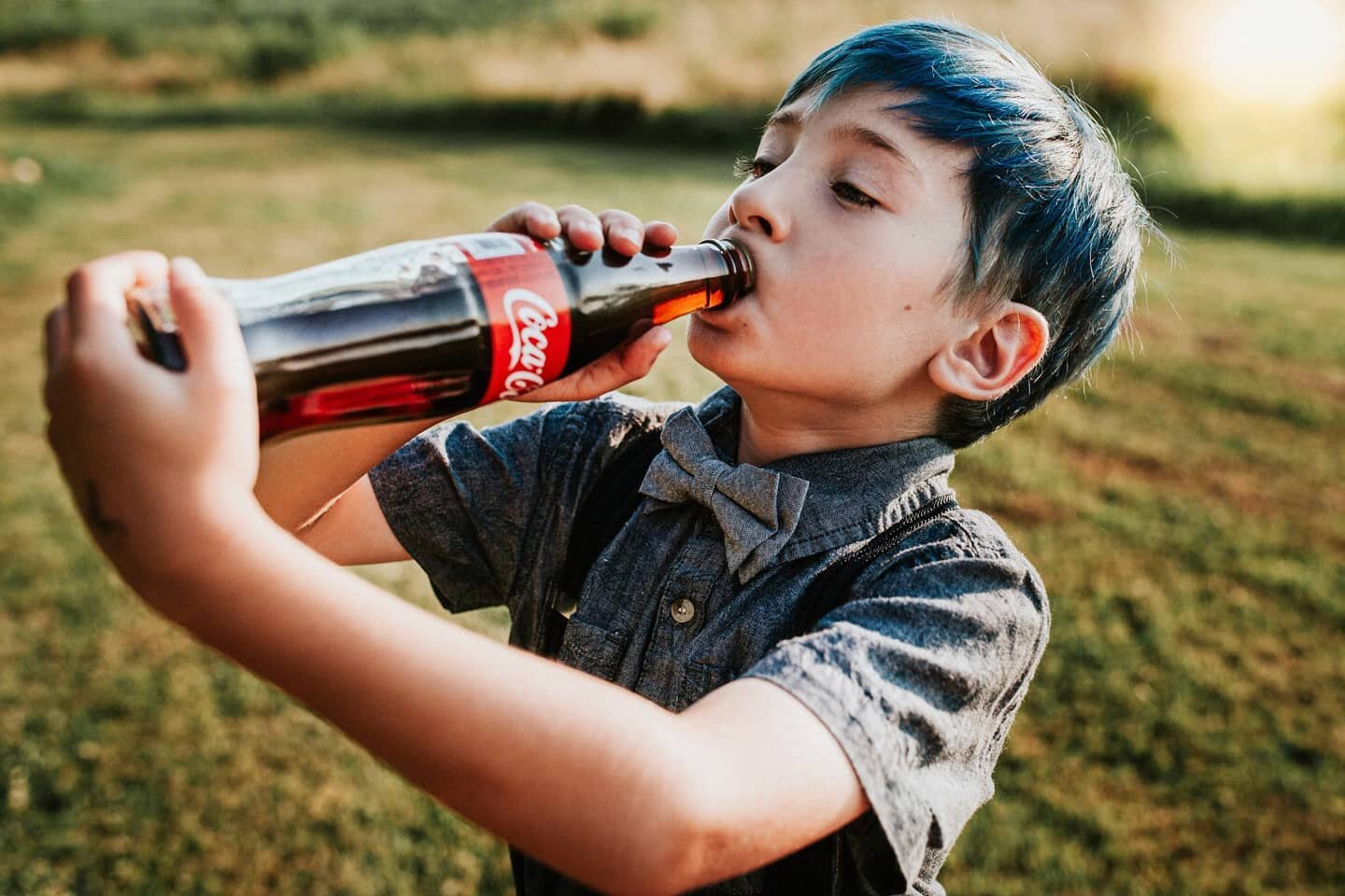 🌎😁 &quot;Use your smile to change the world, don't let the world change your smile&quot;
- Coca Cola ad / Unknown
(It's water with food colouring btw lol)
.
.
.
#letthekids #letthembelittle #lookslikefilm #lookslikefilmkids #hamiltonphotographer #b