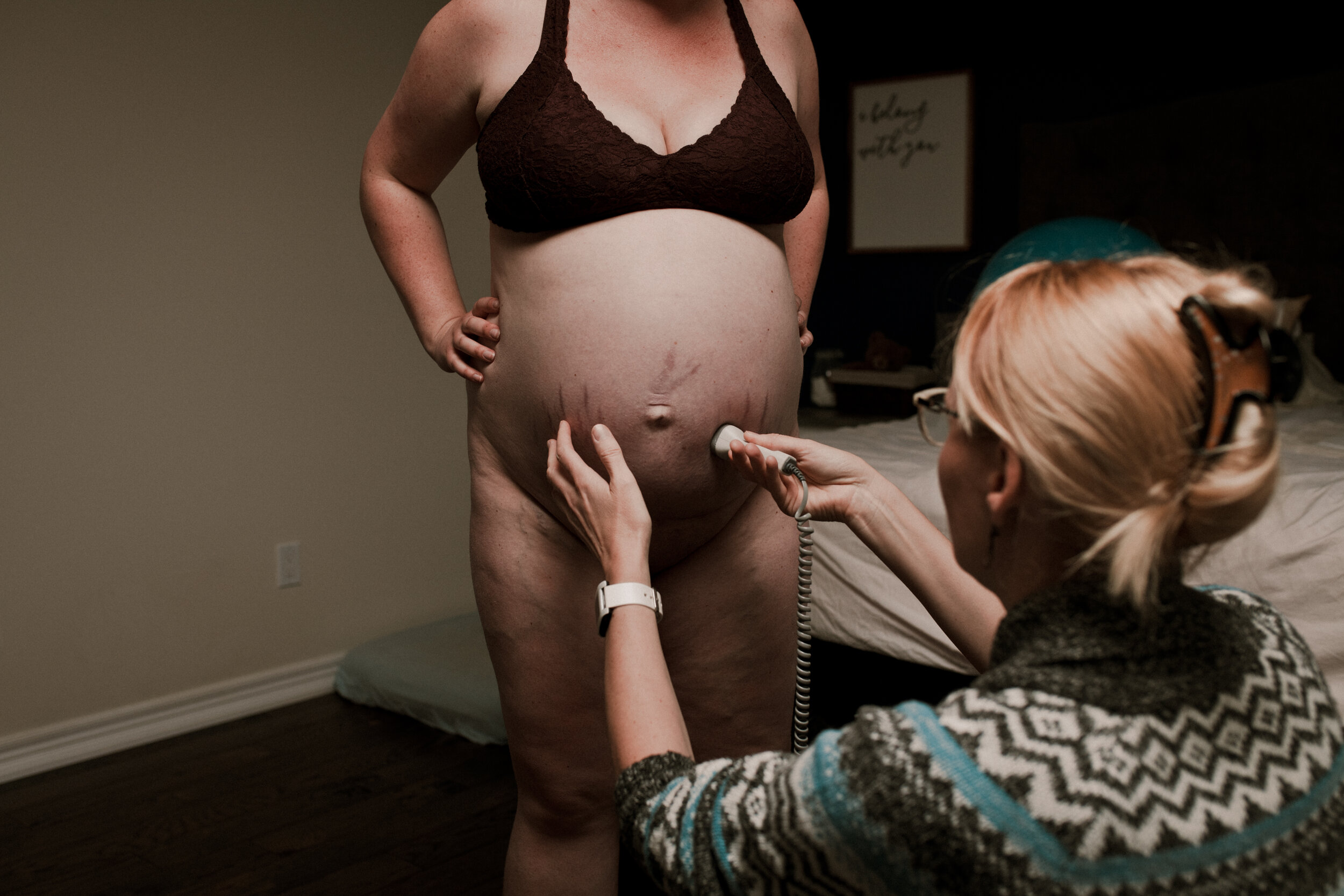 midwife care | Brantford home birth | Tasha B Photography Hamilton birth photographer