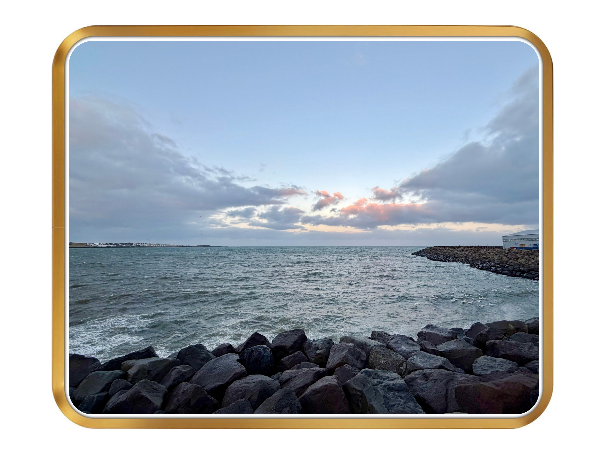 Breakwater on Faxaflói, Reykjavík Full.png