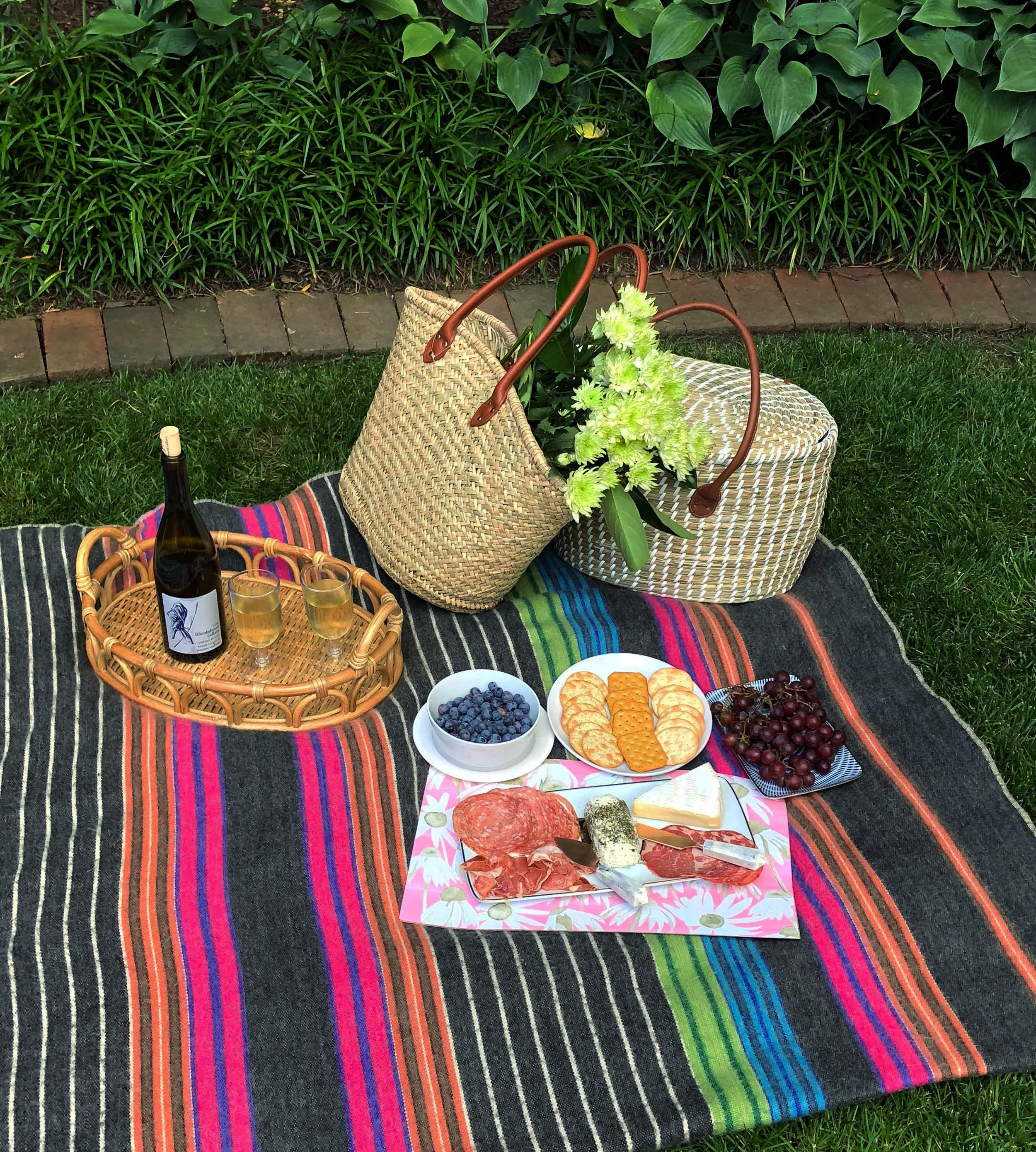 lucy-grymes-picture-perfect-picnic-finger-foods.jpg