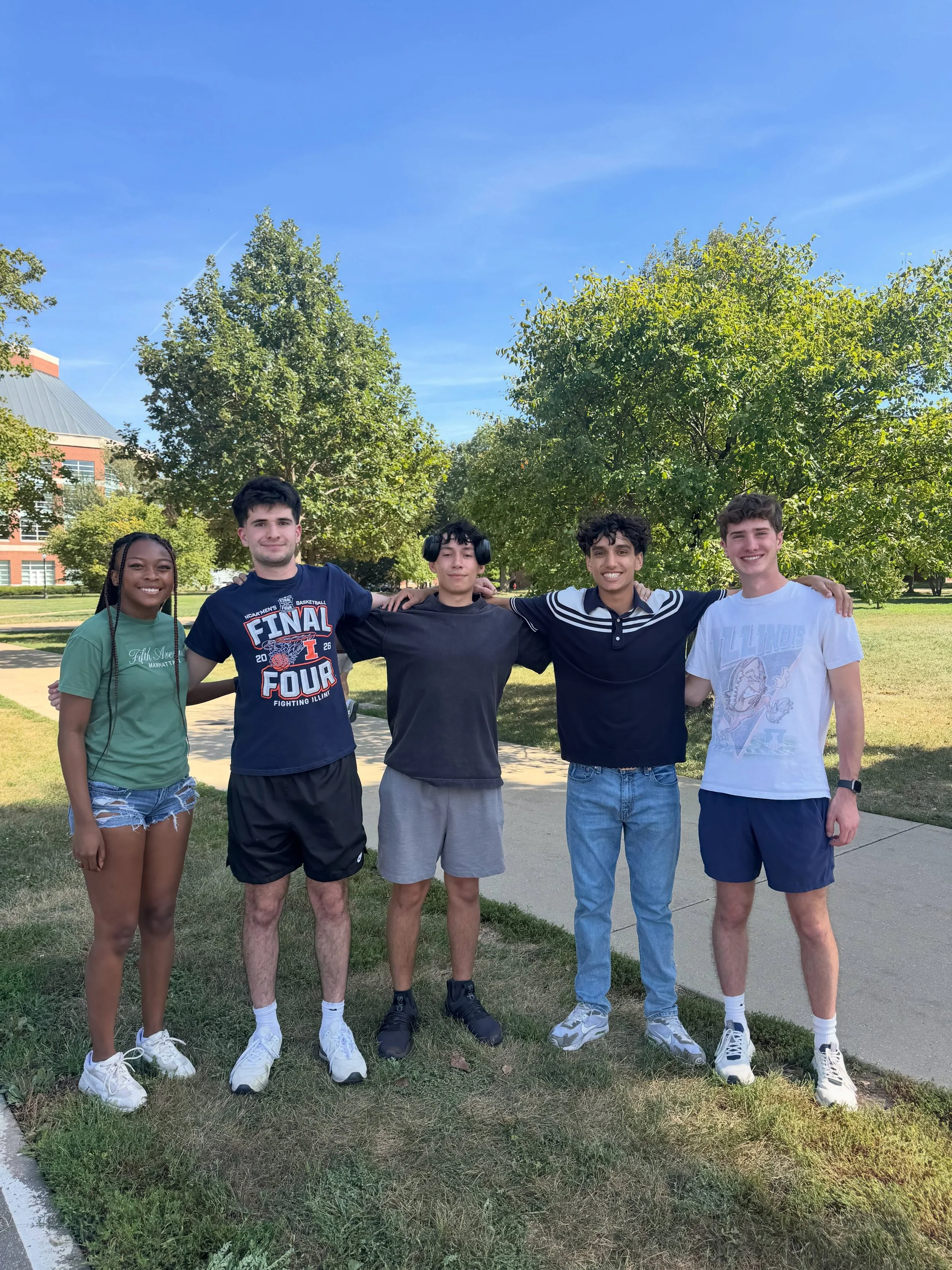 We had our last social before Meet the Firms! Thank you to everyone who came out to the South Quad on this beautiful day!