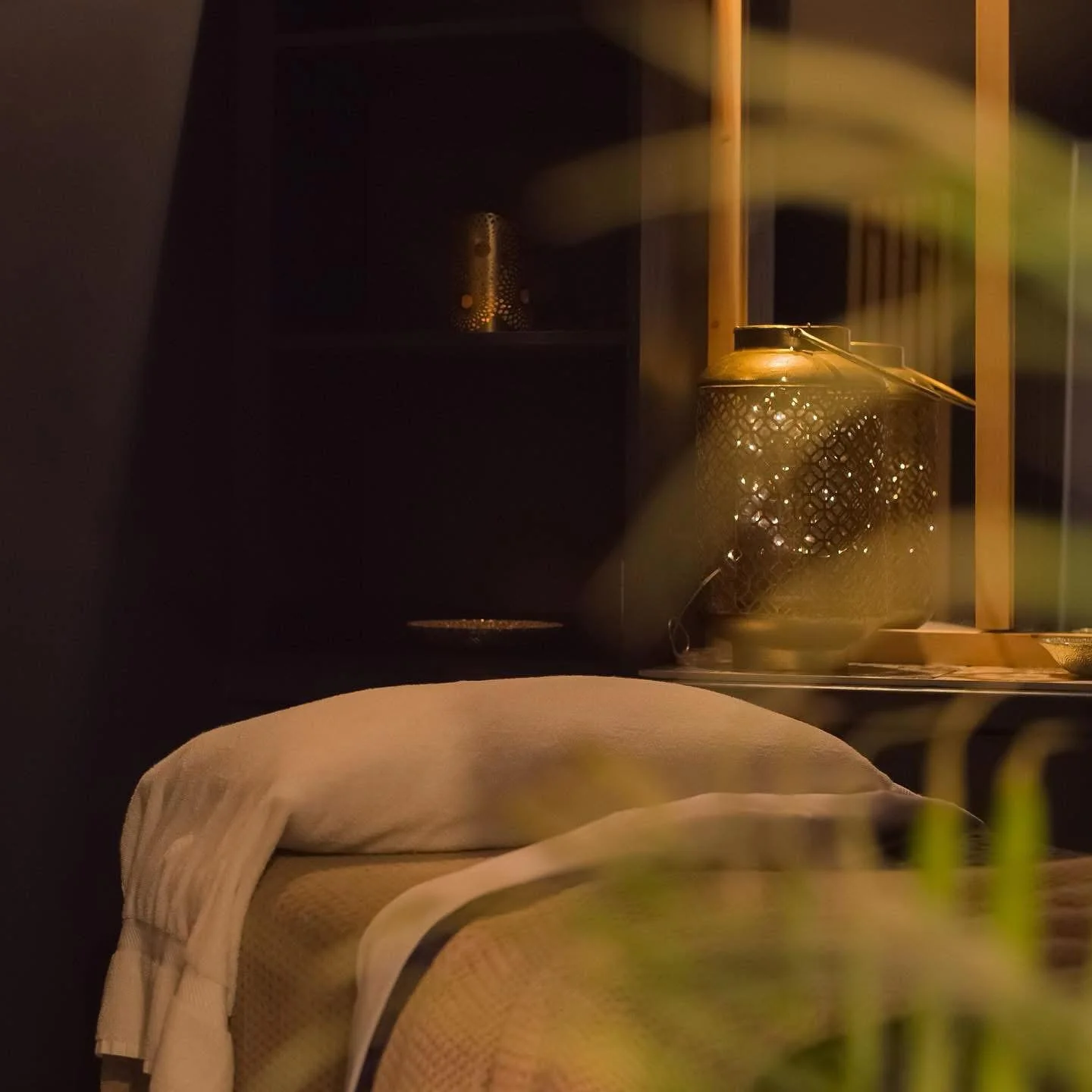 The perfect place to be on a blustery day ☁️🌬️🌊
Retreat to our cosy candle lit rooms for some escape and relaxation. Take a look at our website for all of our beautiful treatments and packages. 
Wishing you all a lovely rest of your week 🫶🏼
#mass