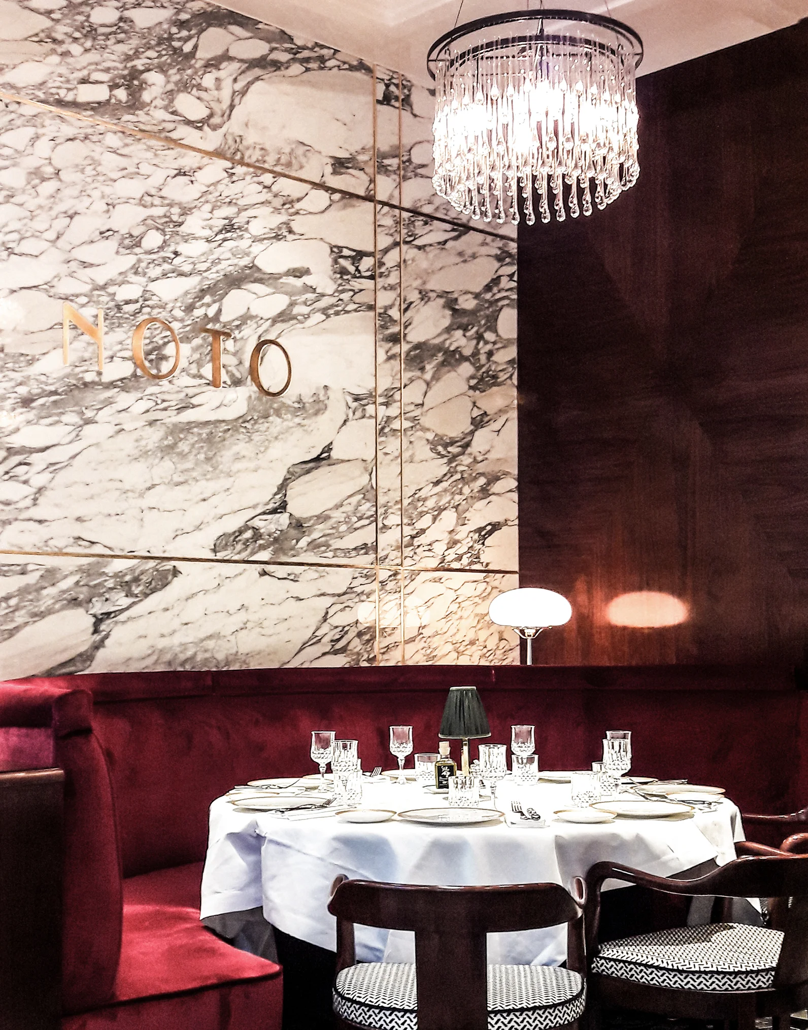 dallage mur marbre arabescatoRestaurant Noto Salle Pleyel Omni Marbres