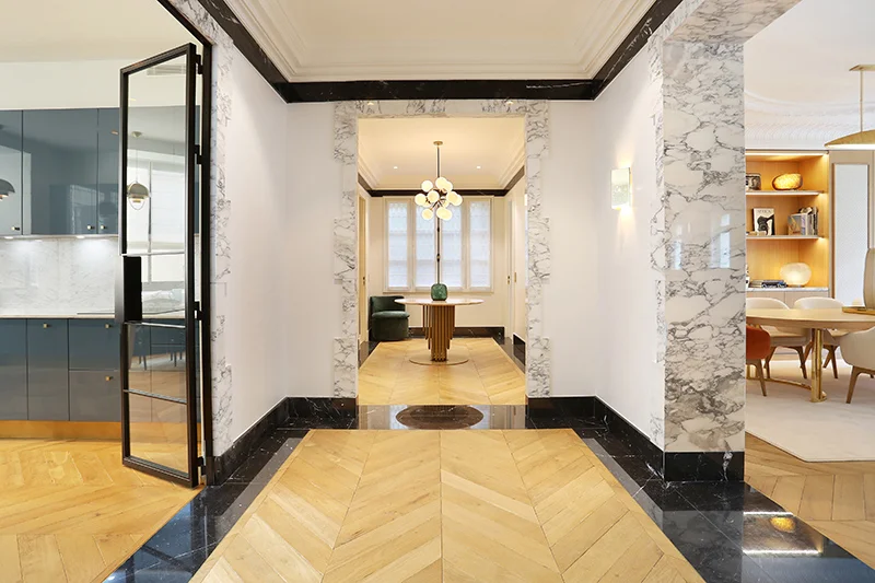 passage arche arabescato Appartement Parisien Omni Marbres