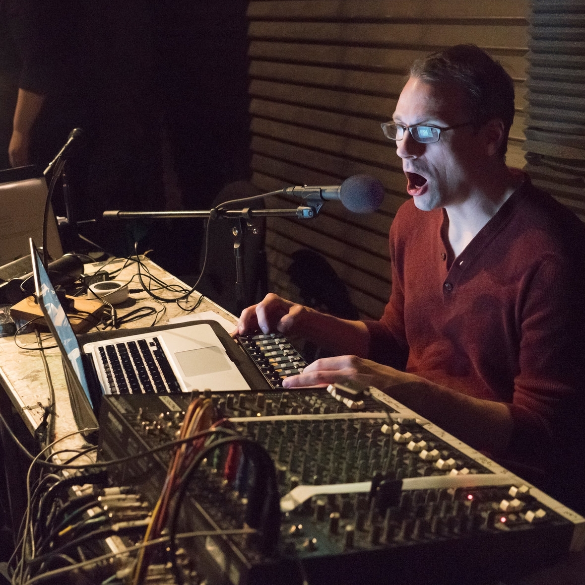 BEN WILLIAMS (Sound Design) is a sound designer, actor, & director. He has worked with Elevator Repair Service, minor theater with Julia Jarcho, Christina Masciotti, Lily Whitsitt, Suzanne Bocanegra, Kate Benson, Sibyl Kempson, The Wooster Group, NYCPlayers, Big Dance Theater, Spiegelworld, and many others. His original show MIND ON HEAVEN premiered at Axis Theatre in 2017 and continues to tour. Awards for sound design: OBIE, Nortel, Los Angeles Drama Critics Circle. benwilliamsdotcom.com