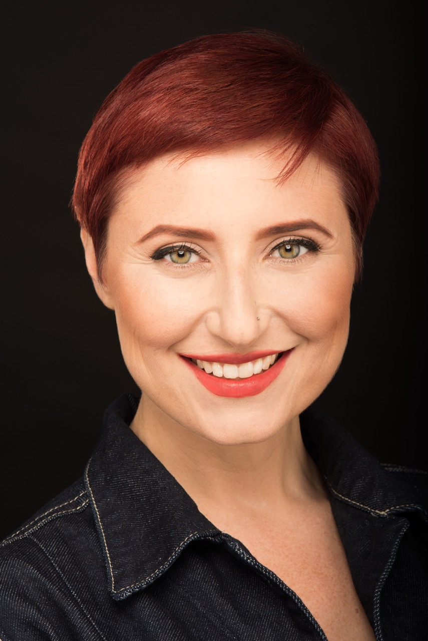 CHRISTINA DURYEA (Rosie de Blasé) is thrilled to be working with ONEOFUS. She’s been a recurring touring cast member of Tony & Tina’s Wedding & has been seen working with MadLab Theater, & Center Stage Players. Christina has also been seen dancing with Kristina Isabelle Dance Theater, Hixon Dance, & Anna & the Annadroids. You can also find her alter-ego Nina La Voix, performing burlesque internationally.
