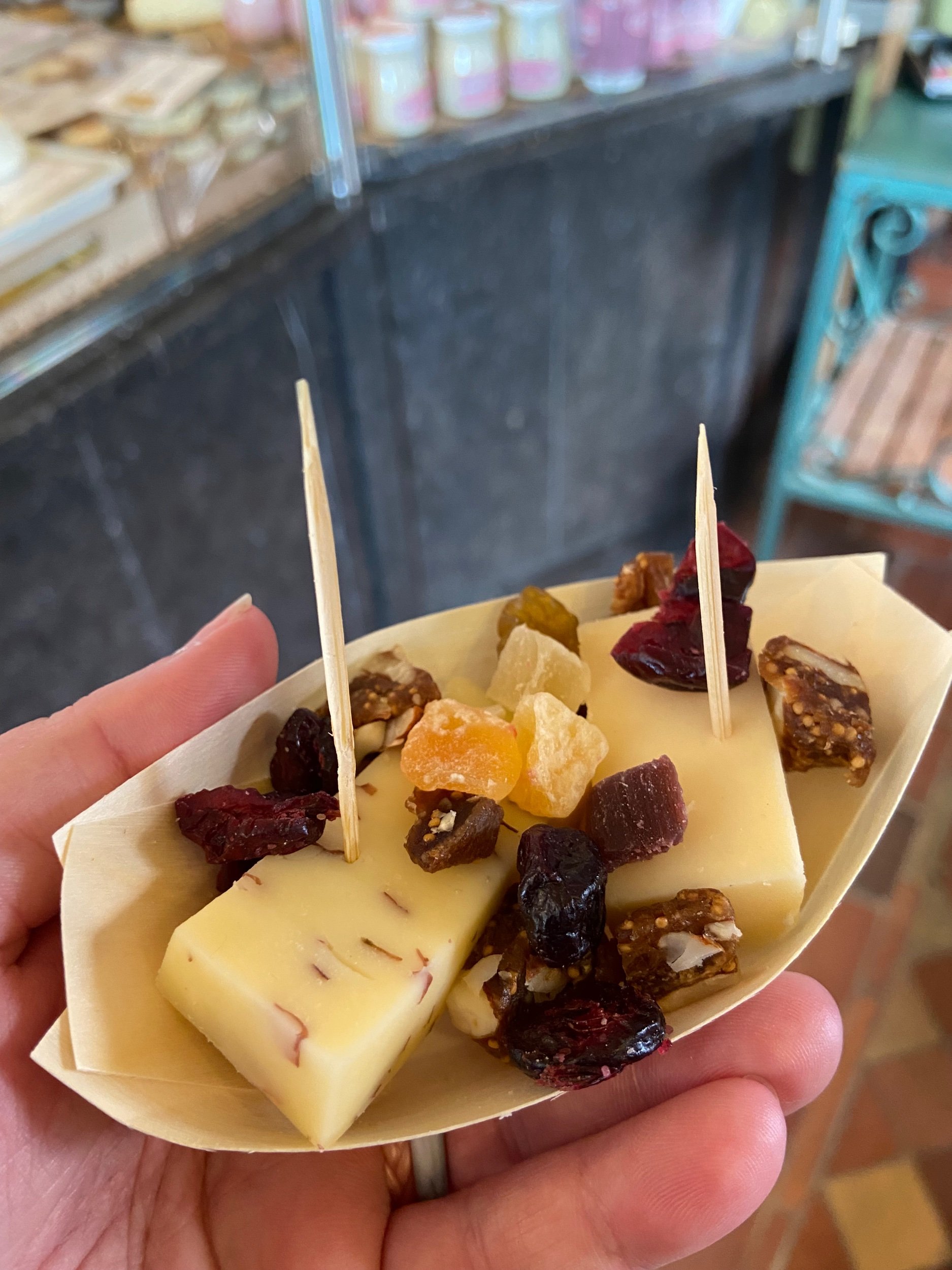  Cheese!! The one on the left had red seaweed in it, which added a subtle texture and saltiness that was unexpectedly delightful 