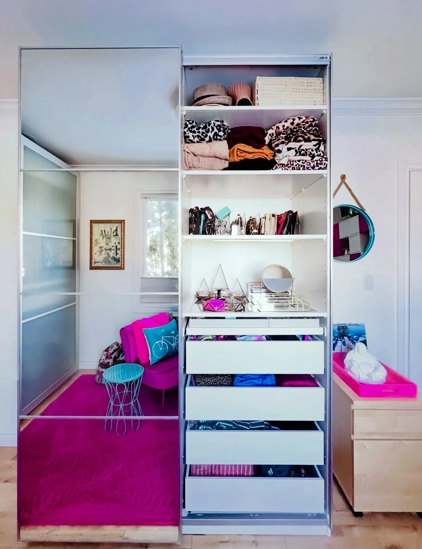 Declutter Challenge January 28 - Clean out &amp; donate purses, hats &amp; scarves.

I love accessories! My Barbie Dressing Room has an awesome scarf organizer &amp; a shelf for hats &amp; purses. No purses were donated this year but I did donate som