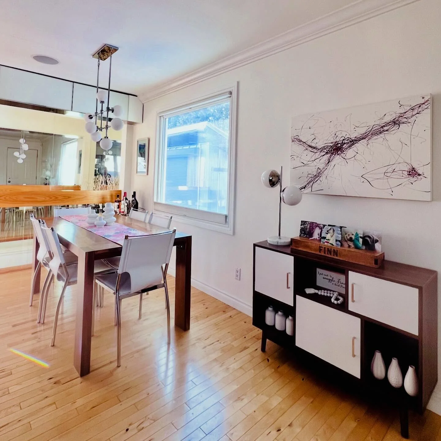Declutter Challenge January 30 - Clean &amp; organize dining room.

We did it! This is the last task!!!Here&rsquo;s our dining room all sparkly clean! Woot woot!🥳
.
.
.
.
.
#declutteryourlife 
#declutteryourhome 
#declutterchallenge 
#goodintentions