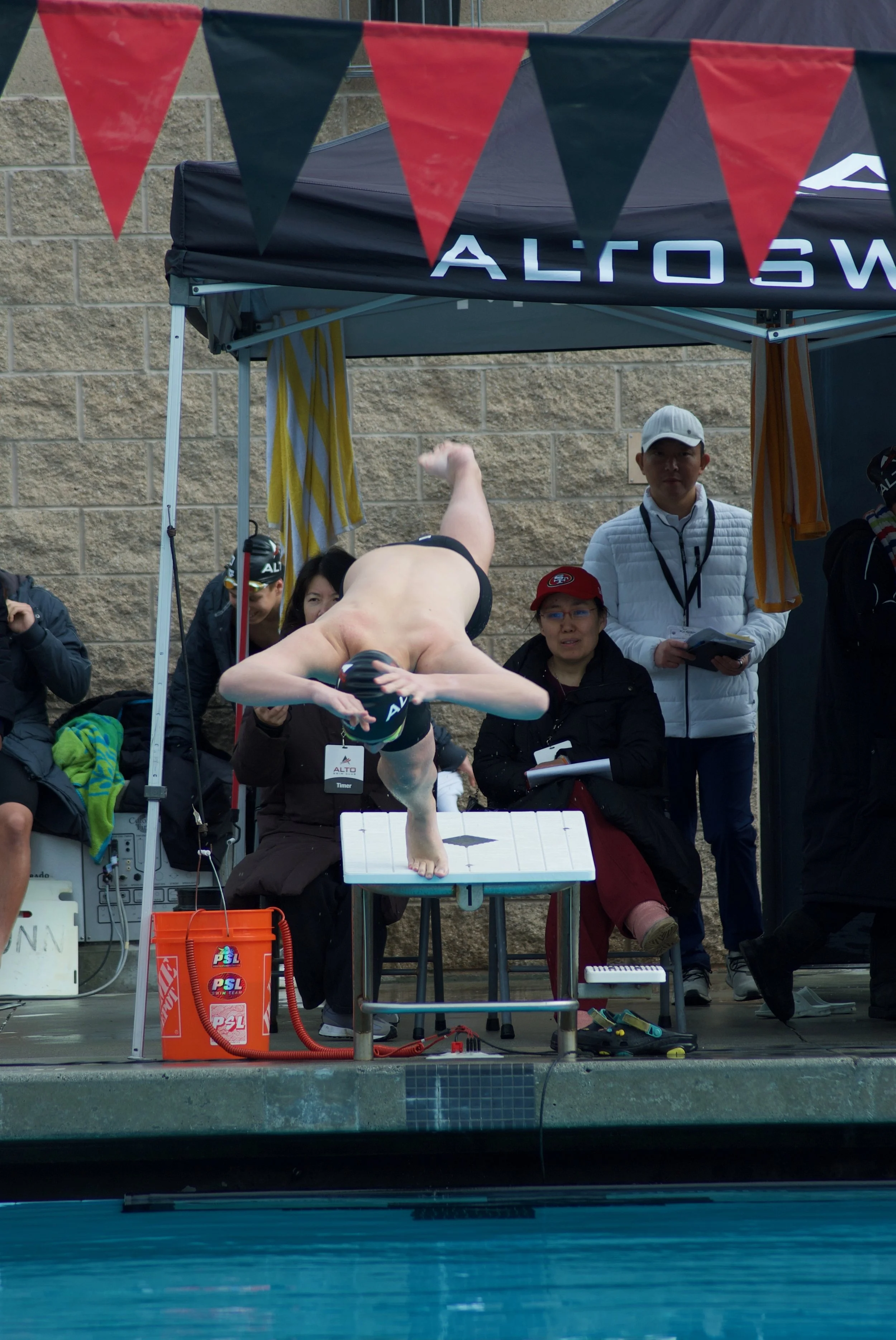 Alto Swimmers Make a Splash at the Alto Valentines Classic