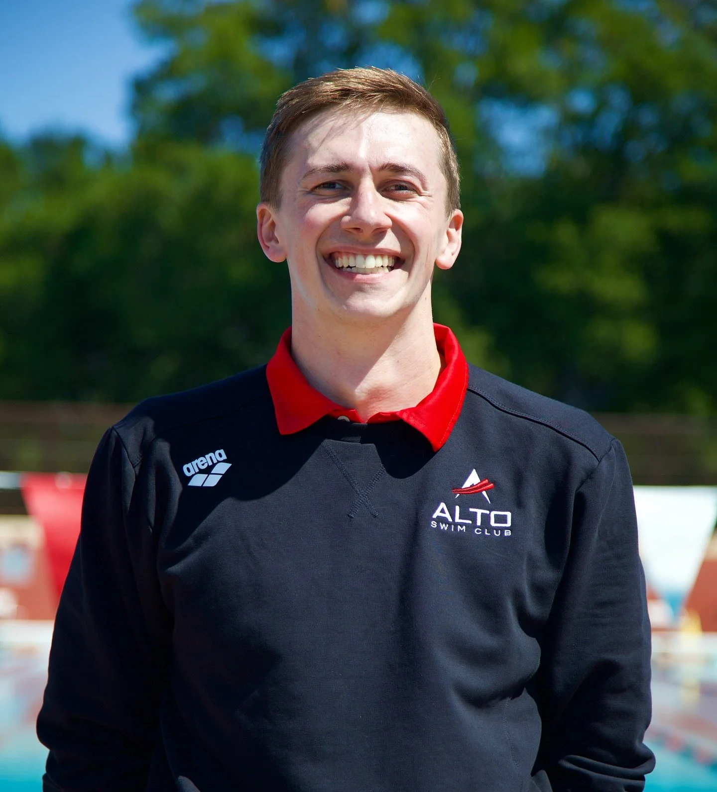 ✨Alto Meet The Coaches✨

Meet Coach Logan McLaughlin, Lead Coach of Discovery 1 and Senior Prep 3!

This is Logan&rsquo;s first year with Alto, and he brings a wealth of experience to our team. In his previous role as Head Coach of Indiana Swim Club,