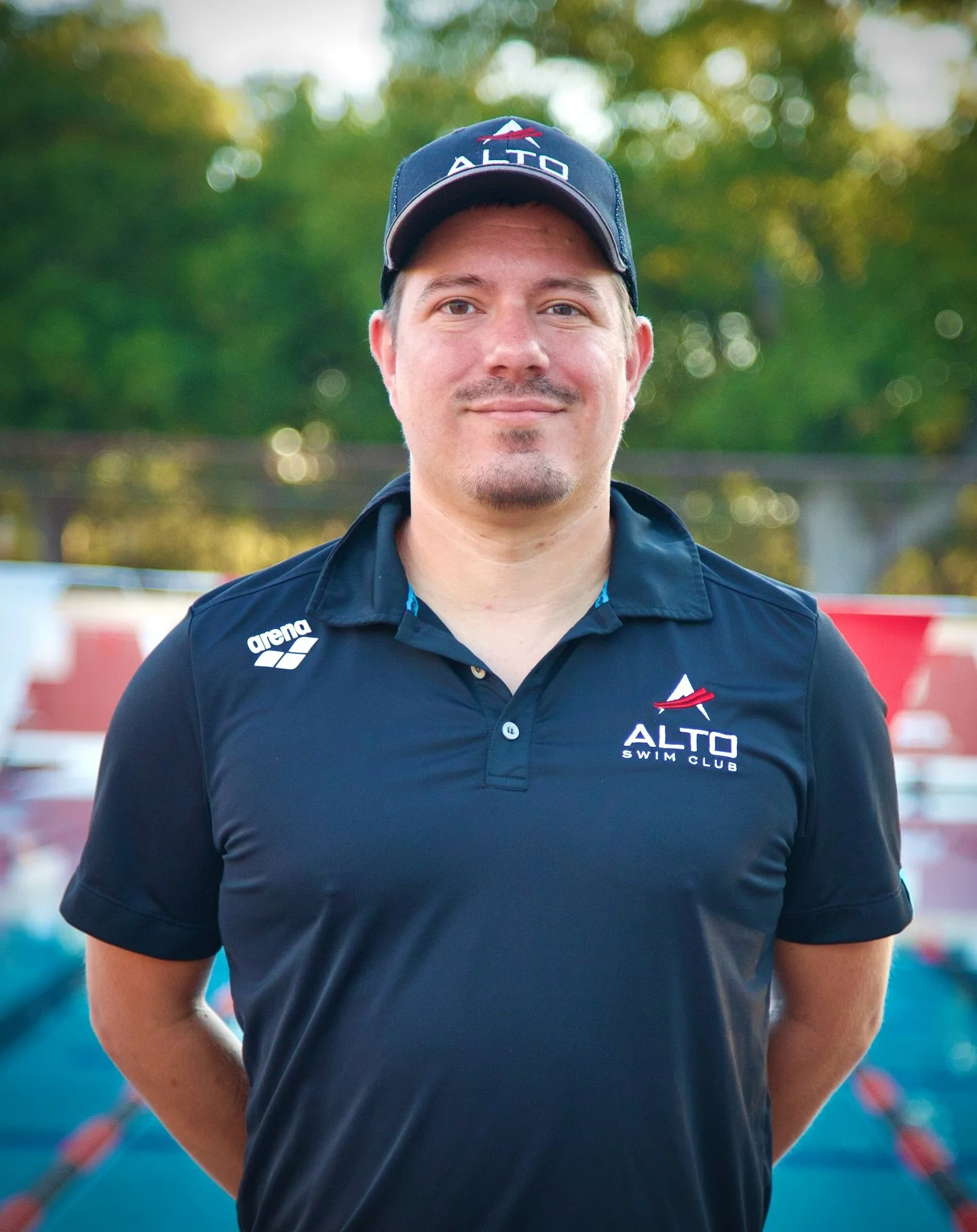 ✨Alto Meet The Coaches✨

Meet Coach Michael Skarzyske, lead coach of Age Group Bronze and Age Group 2! Michael comes to Alto with over 20 years of experience teaching and coaching swimmers of all ages. Prior to Alto, he led the youth swim team at Fly