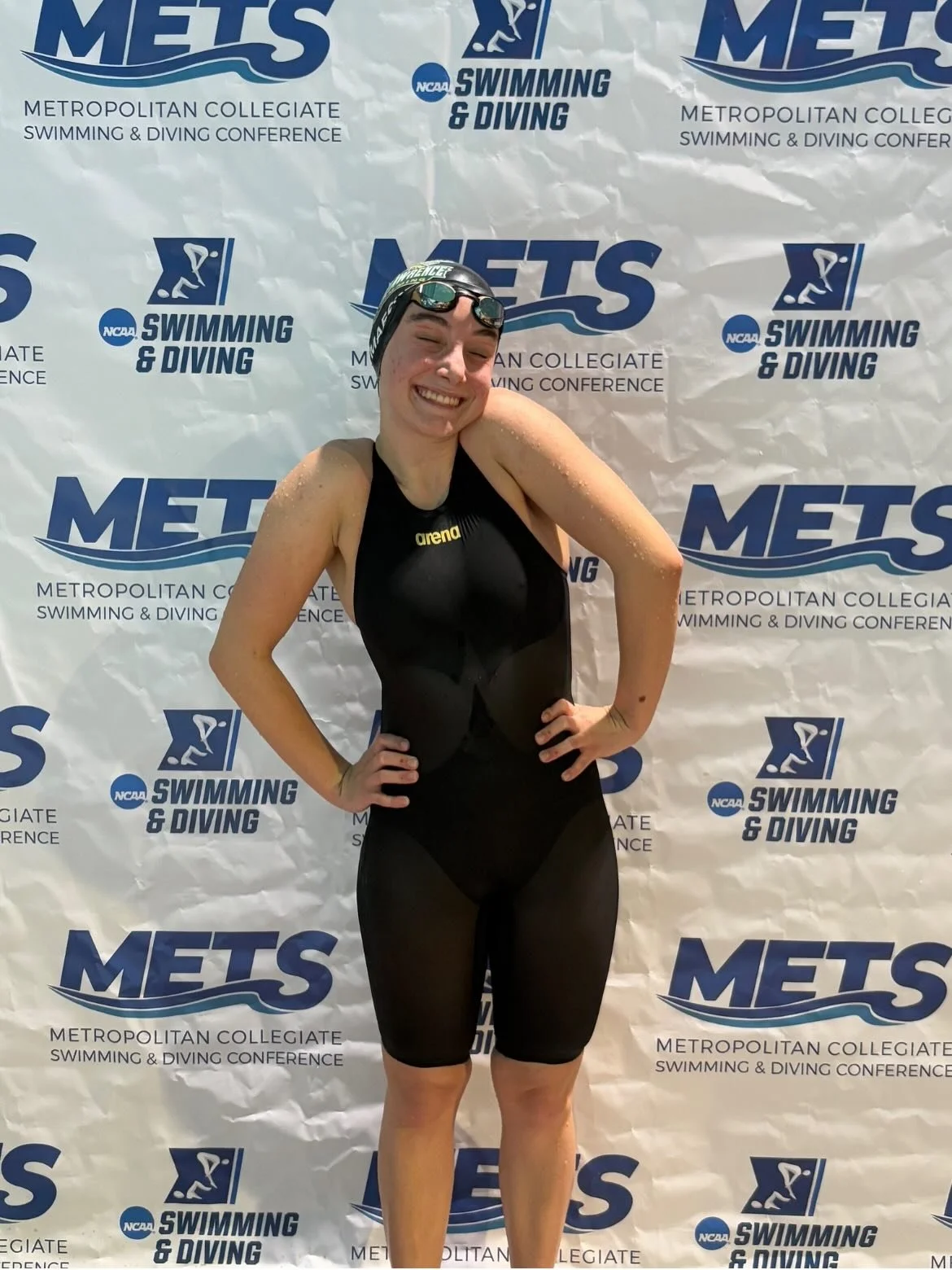 Alto Alumni! ⭐️ Julia Maecker is a sophomore at Sarah Lawrence College. She recently competed at Skyline Championships, racing in the 200, 500, and 1000 free and led the team to top 3 finishes in all relays! Way to go Julia! #altoalumni