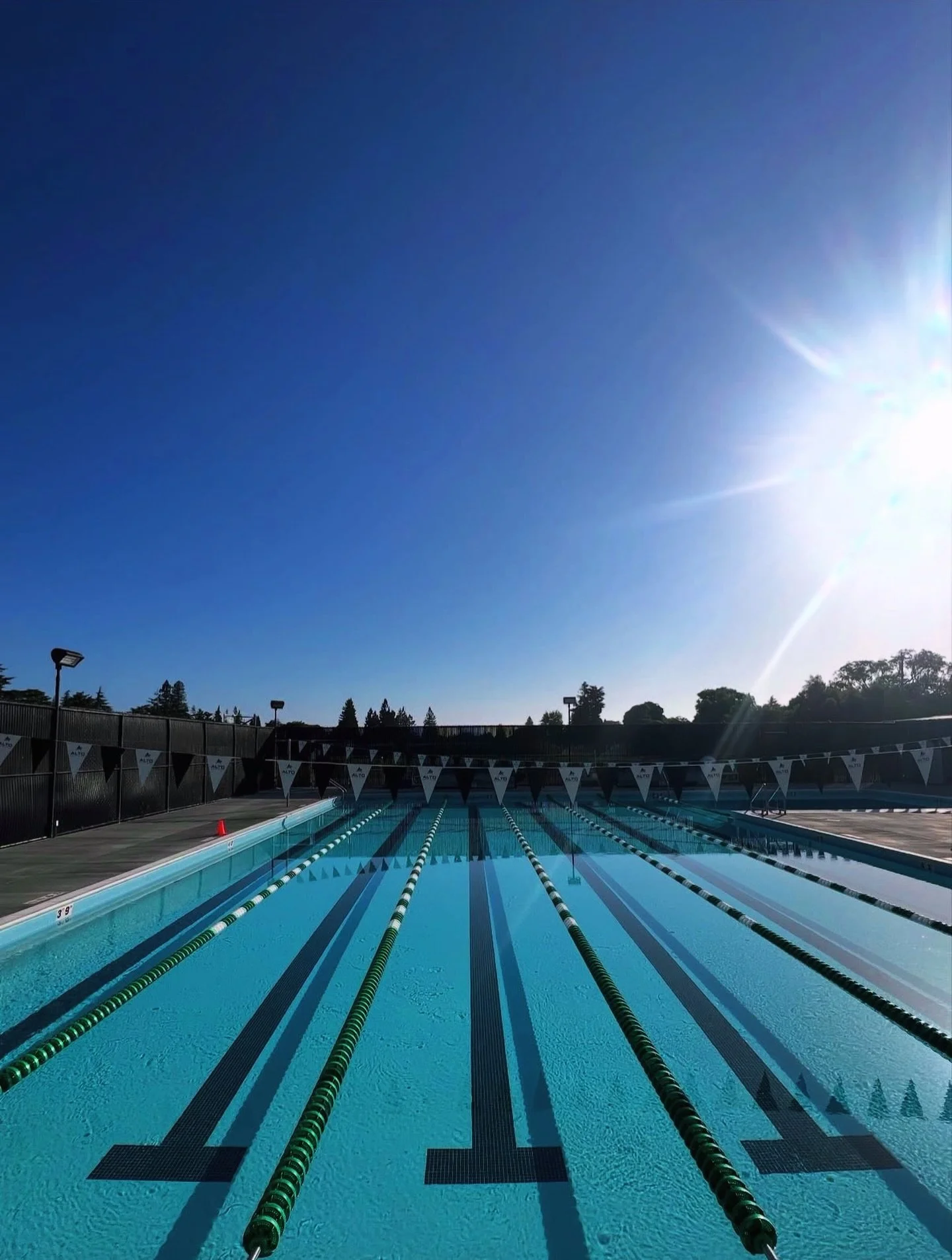 Facility Highlight! Greene Middle School is one of our home pools and is where our Discovery 1, 2, 3 and Senior Prep 3 groups practice. We are so grateful to swim here! 🌟🏊&zwj;♀️🏊&zwj;♂️😁