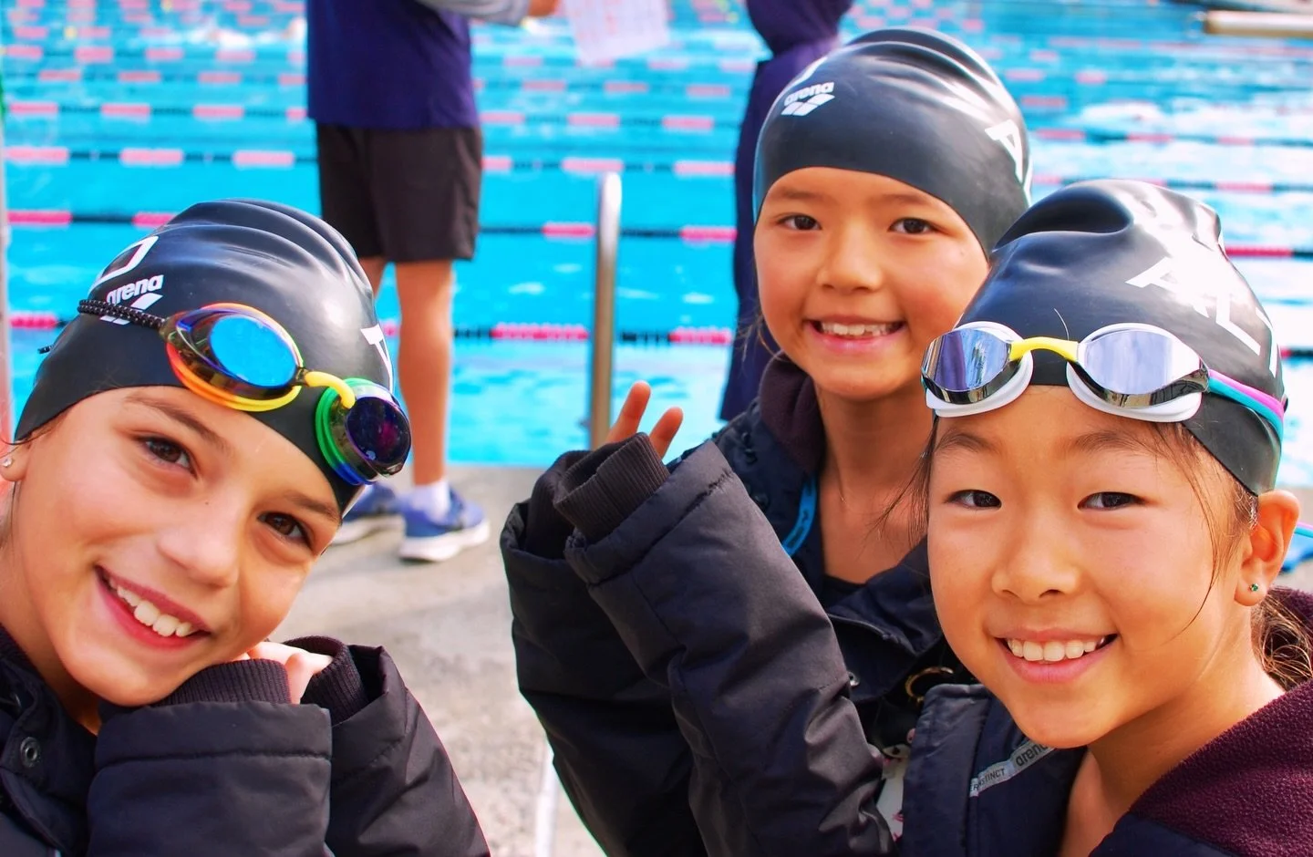 Swimming gives us the best of friends! #HappyMonday #LetsGoAlto #GreaterTogether