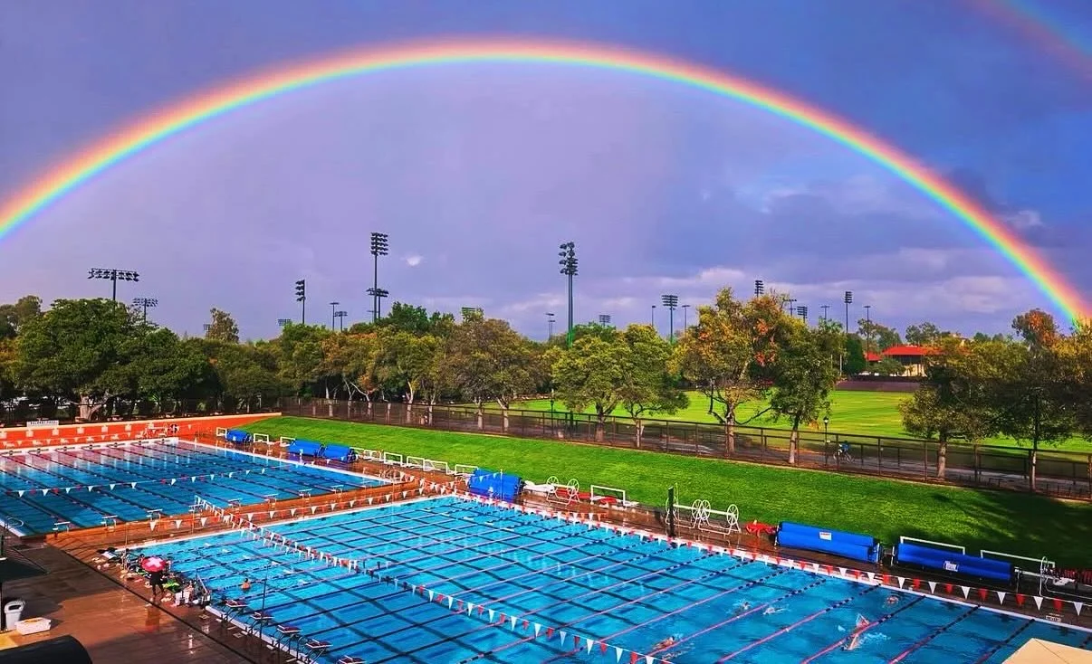Facility Highlight! Avery Aquatic Center, located on Stanford campus, is one of our home pools and is where our Senior and National groups swim! We are so grateful and fortunate to swim here! 🏠🏊&zwj;♀️🏊&zwj;♂️🌟💥
