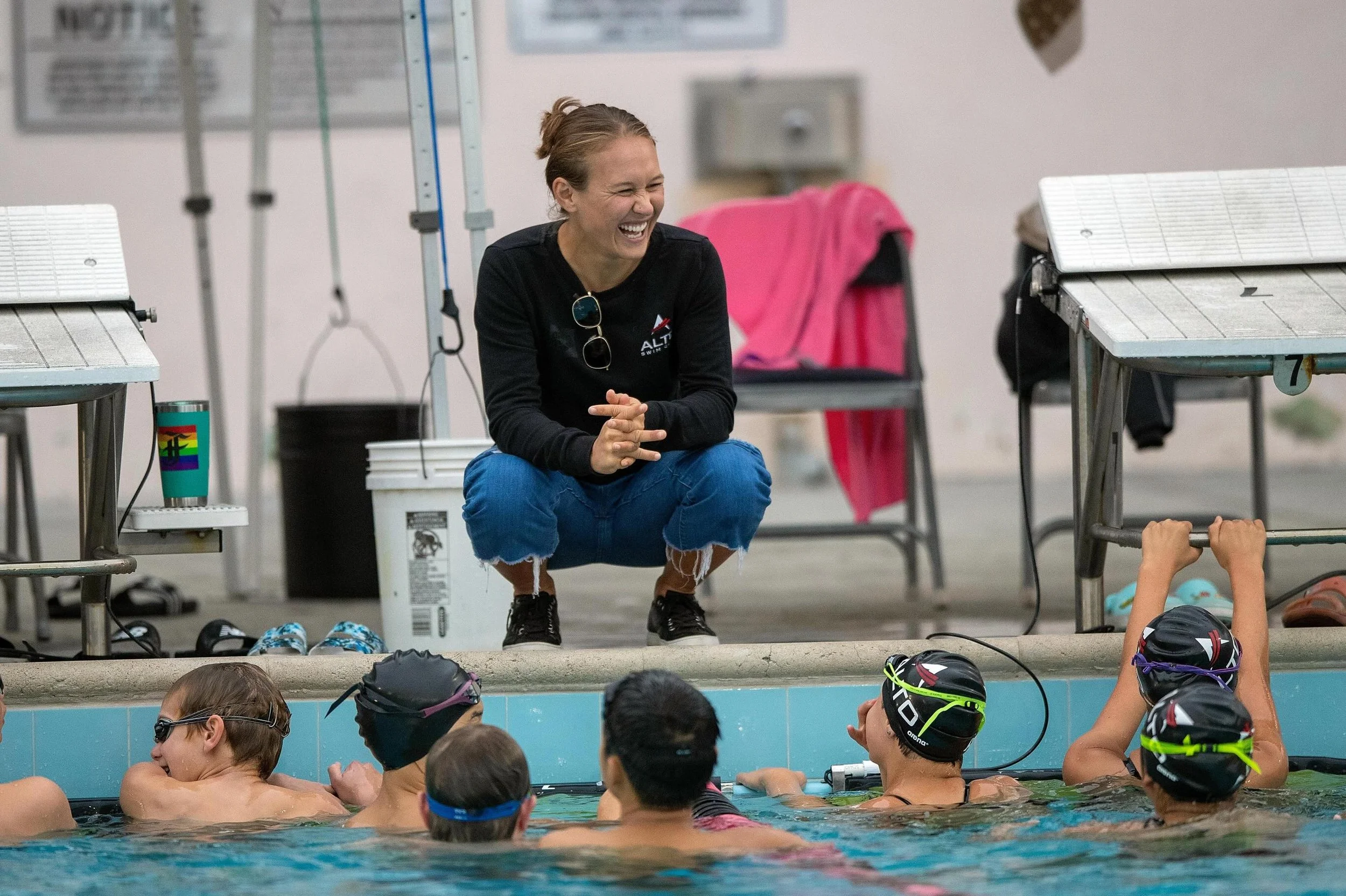 ✨Alto Meet The Coaches✨

Meet Coach Laura Mitchell, one of the head coaches of Alto Swim Club and lead coach of Senior 1!

Coach Laura has been instrumental in building and developing Alto. She emphasizes technical detail, training with intention, an