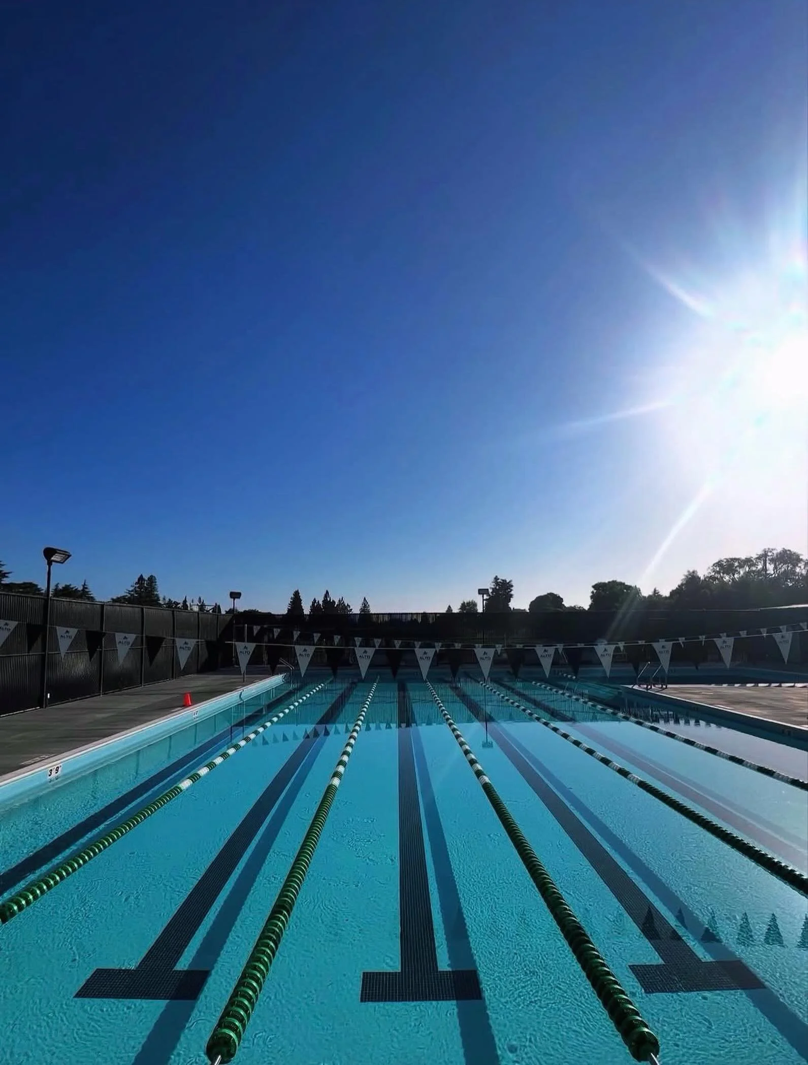 Facility Highlight! Greene Middle School is one of our home pools and is where our Discovery 2, 3 and Senior Prep 3 groups practice. We are so grateful to swim here! 🌟🏊&zwj;♀️🏊&zwj;♂️😁