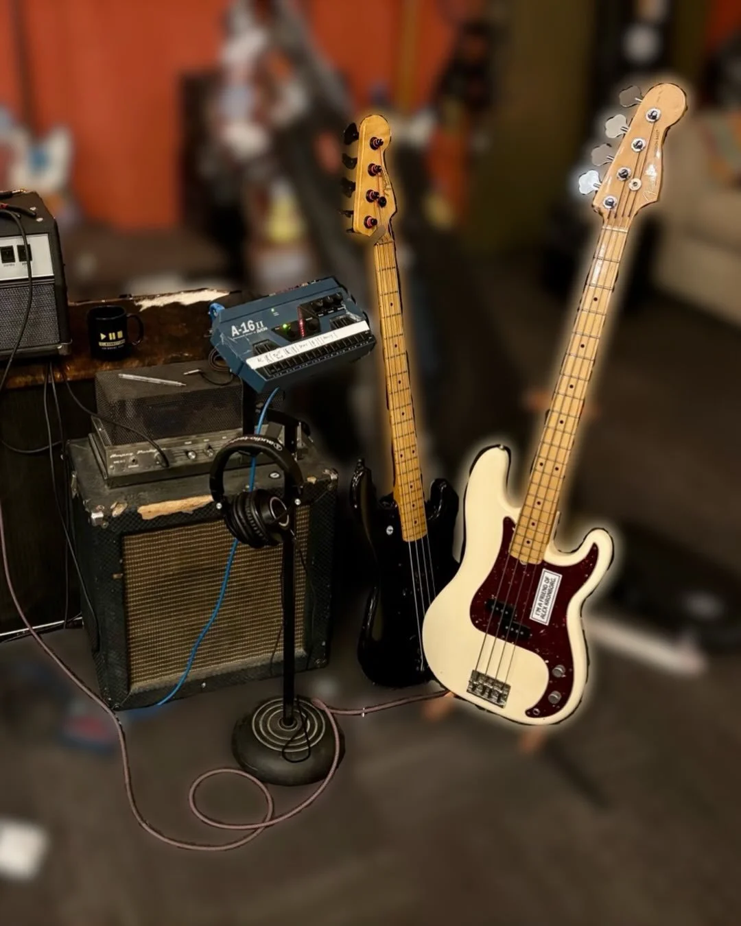 My command center this past week. Many thanks to @thejoshcenter and @yellowdogstudios for having me out! #b15 #rupertneve #entropy