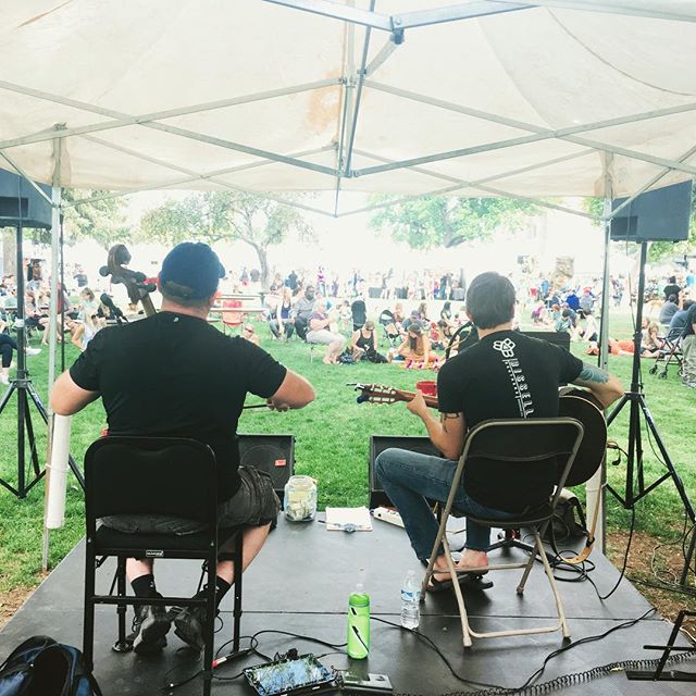 We hope you enjoyed your 4th! We had a great time playing outside this past weekend. 
We&rsquo;ll be doing it again tomorrow on Heritage Square in downtown Flag! We play 6-7pm. Also free! 📷 by @ahamby5 
#thelightmeeting #guitarandcello