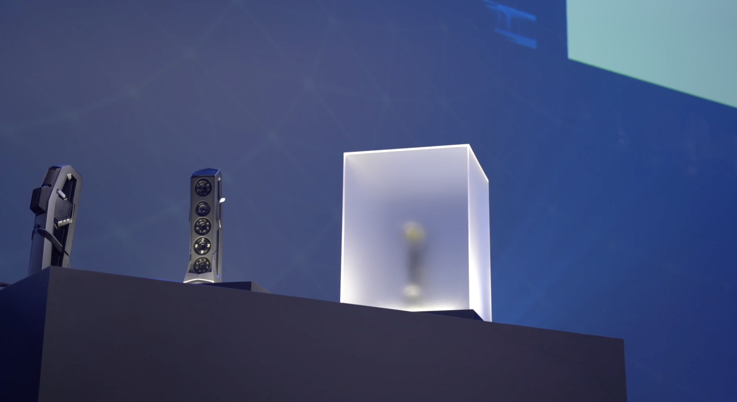 Création et fabrication d’une station et d’un cube lumineux pour dévoilement de produit