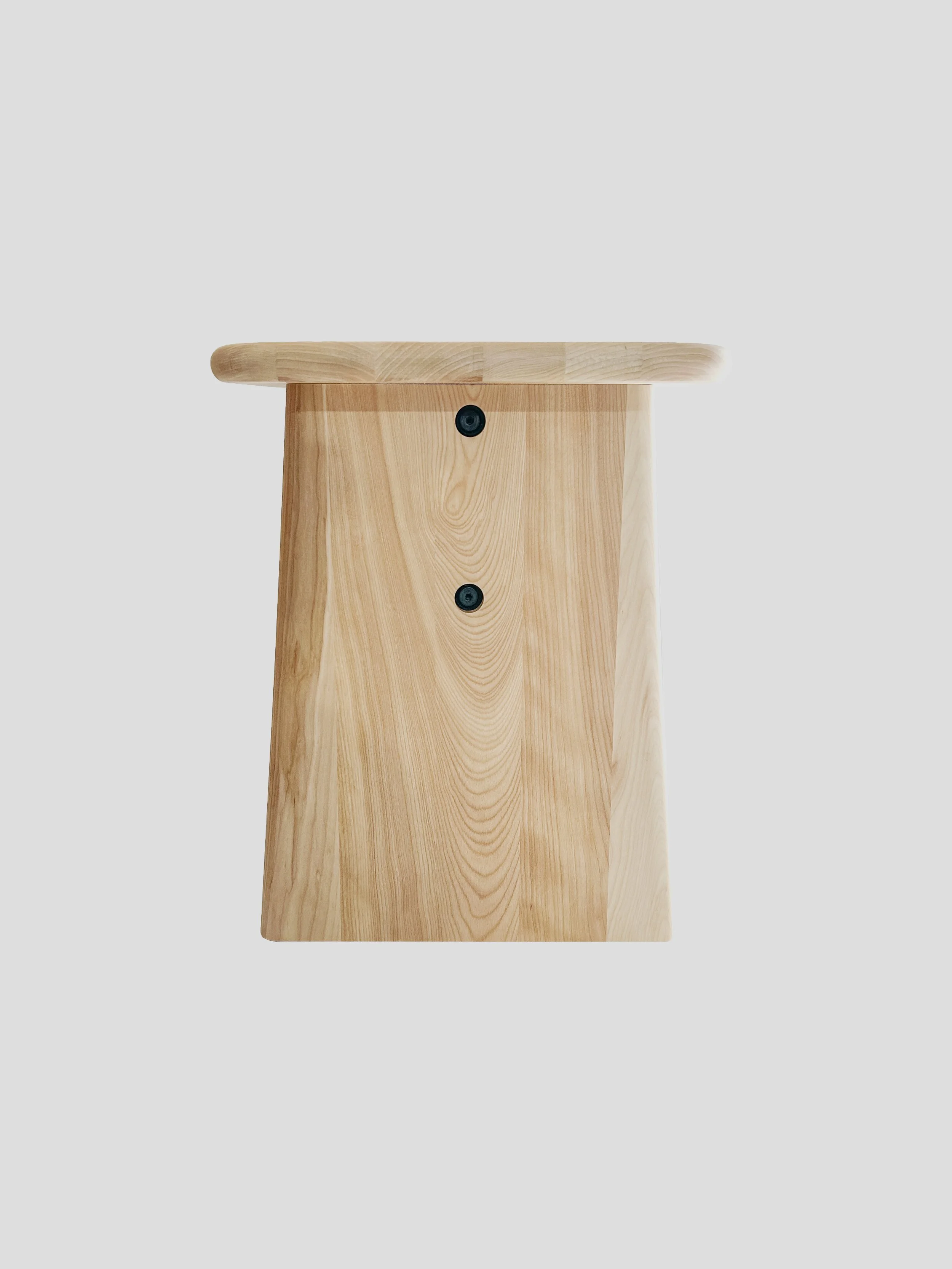 Banc La Durantaye en bois. Vue de coté.