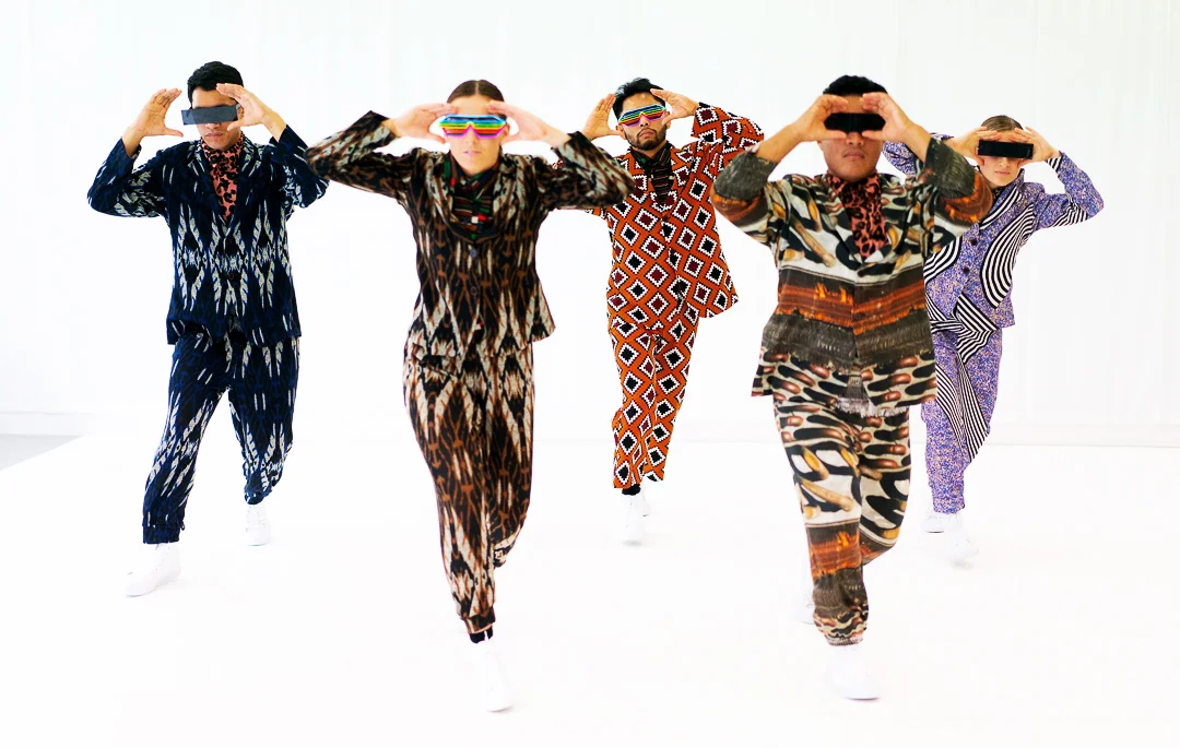 Awesome Robots. © John McDermott for The New Zealand Dance Company