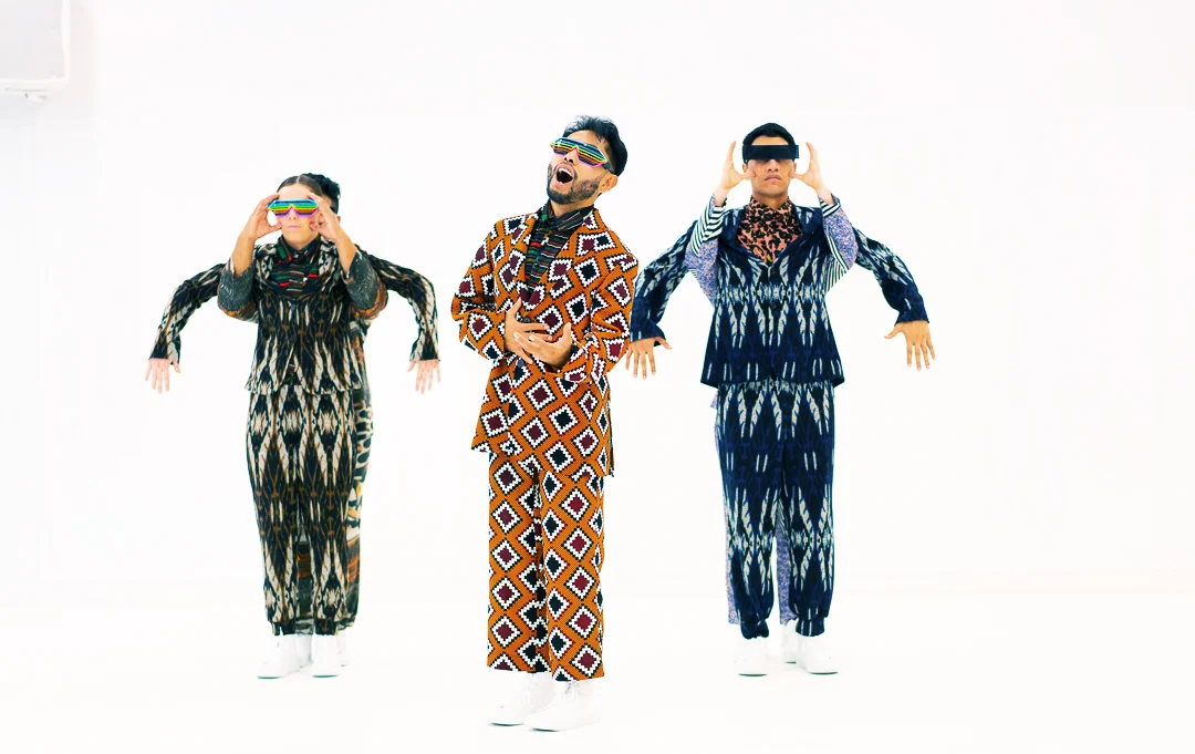 Awesome Robots. © John McDermott for The New Zealand Dance Company