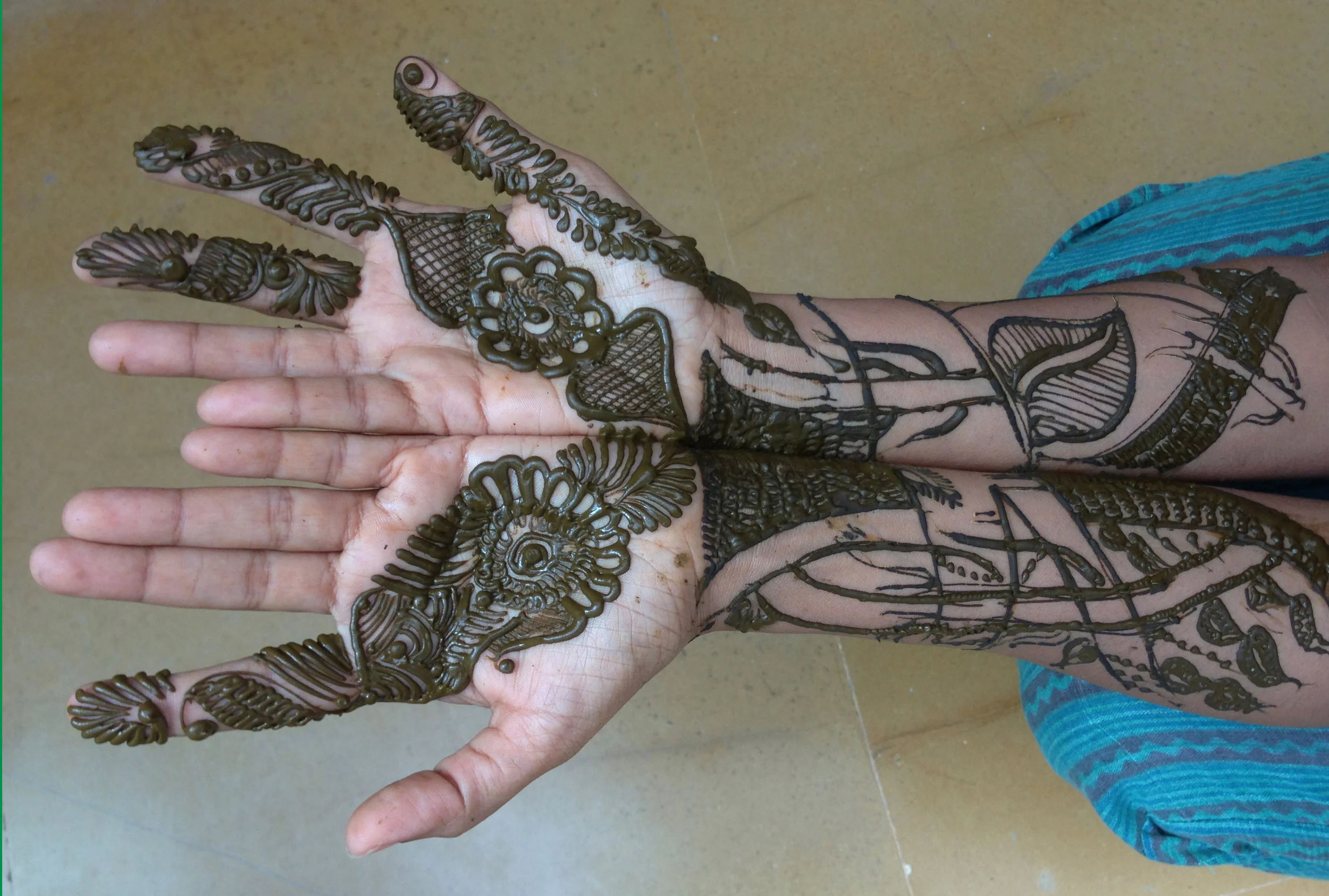 Henna2.jpg