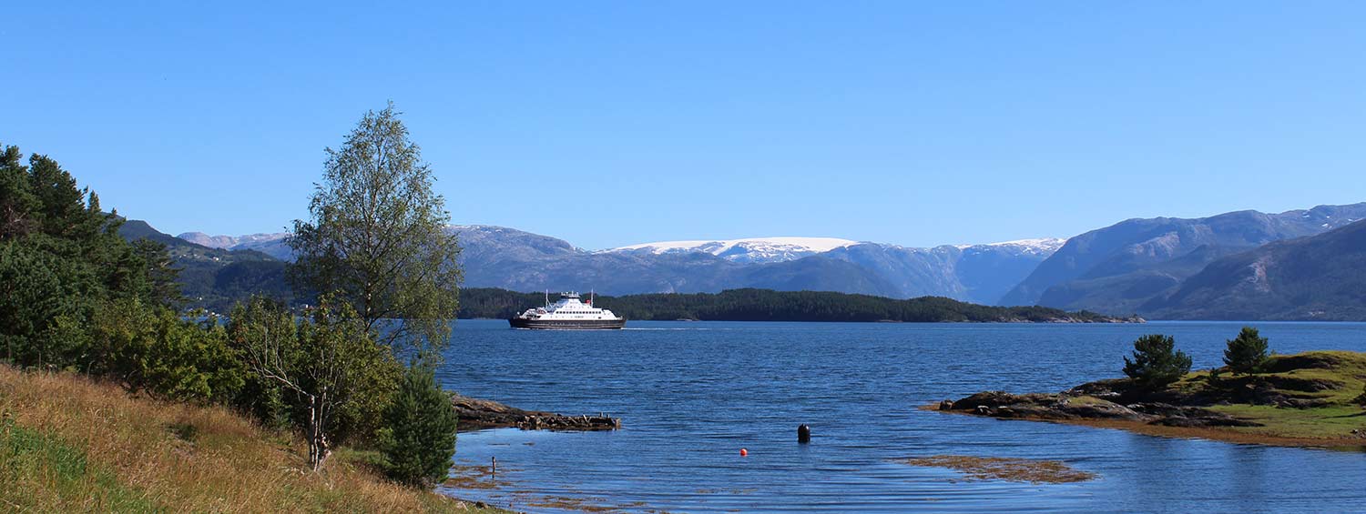 Car-ferry-boat-trips-in-Norway.jpg