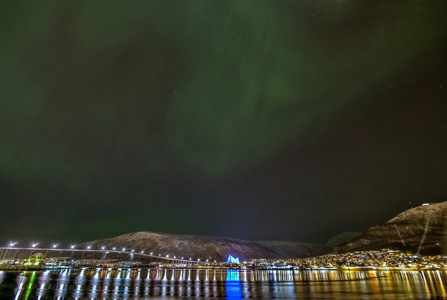 The-Arctic-Cathedral-and-Tromso-under-the-Northern-Lights.jpg