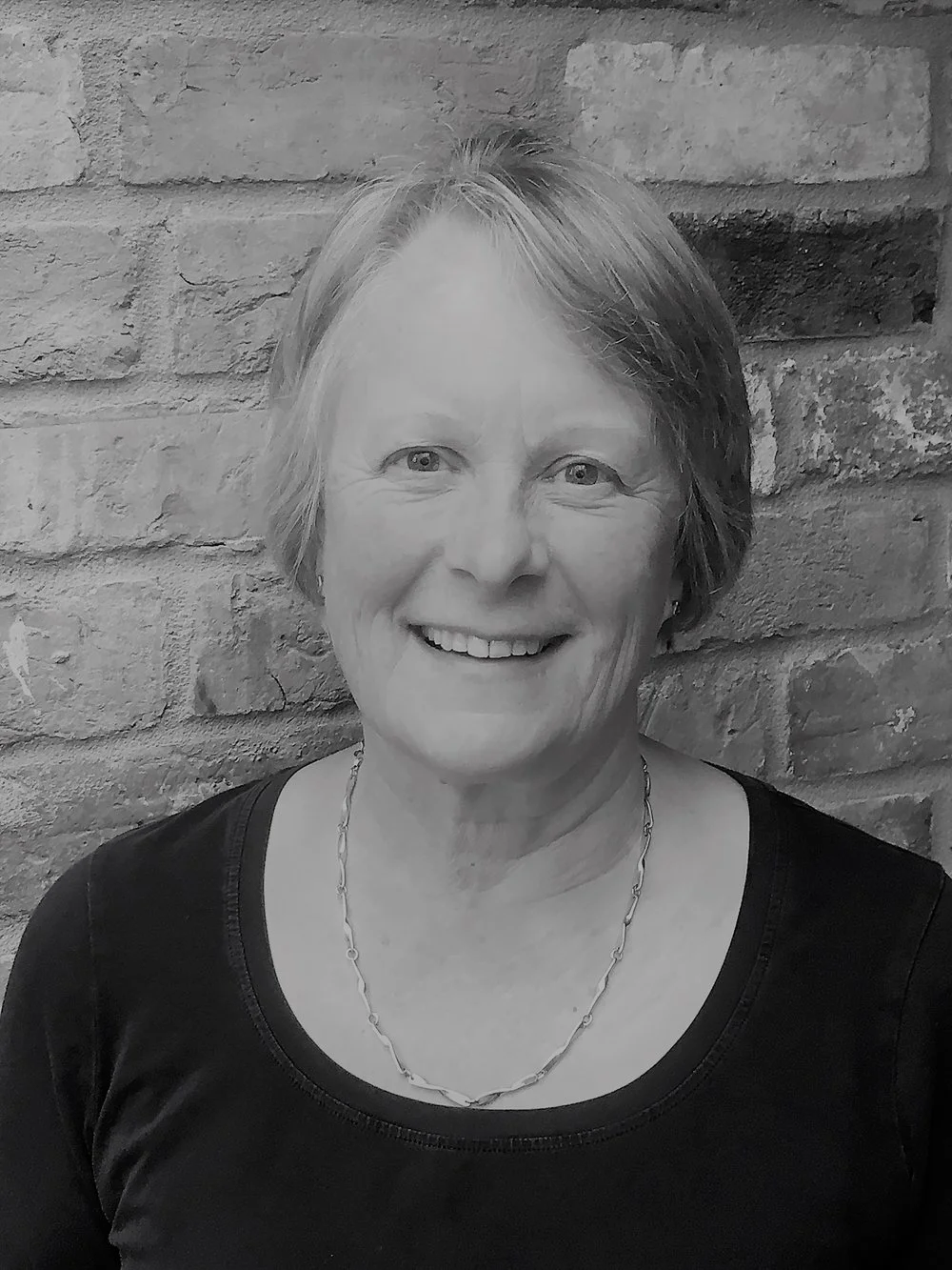 Fiona+black+and+white.jpg