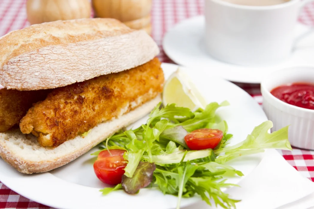 Fish finger sandwich with watercress mayonnaise