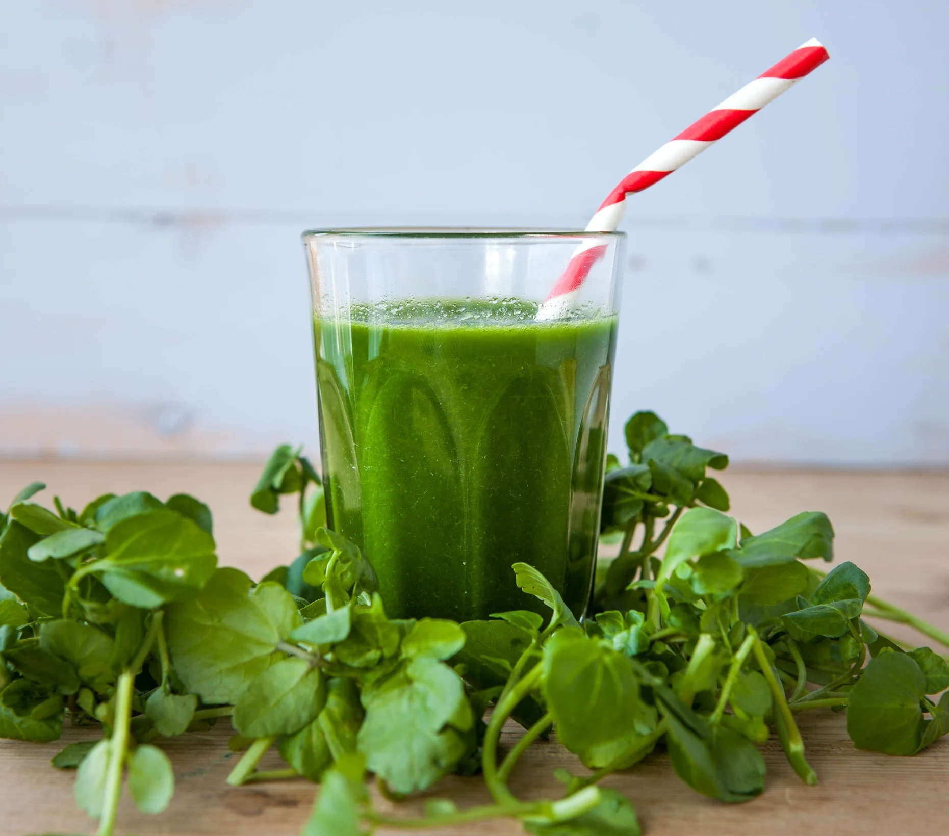 Watercress%2C+Mango+%26+Pineapple+Smoothie+with+straw.jpg