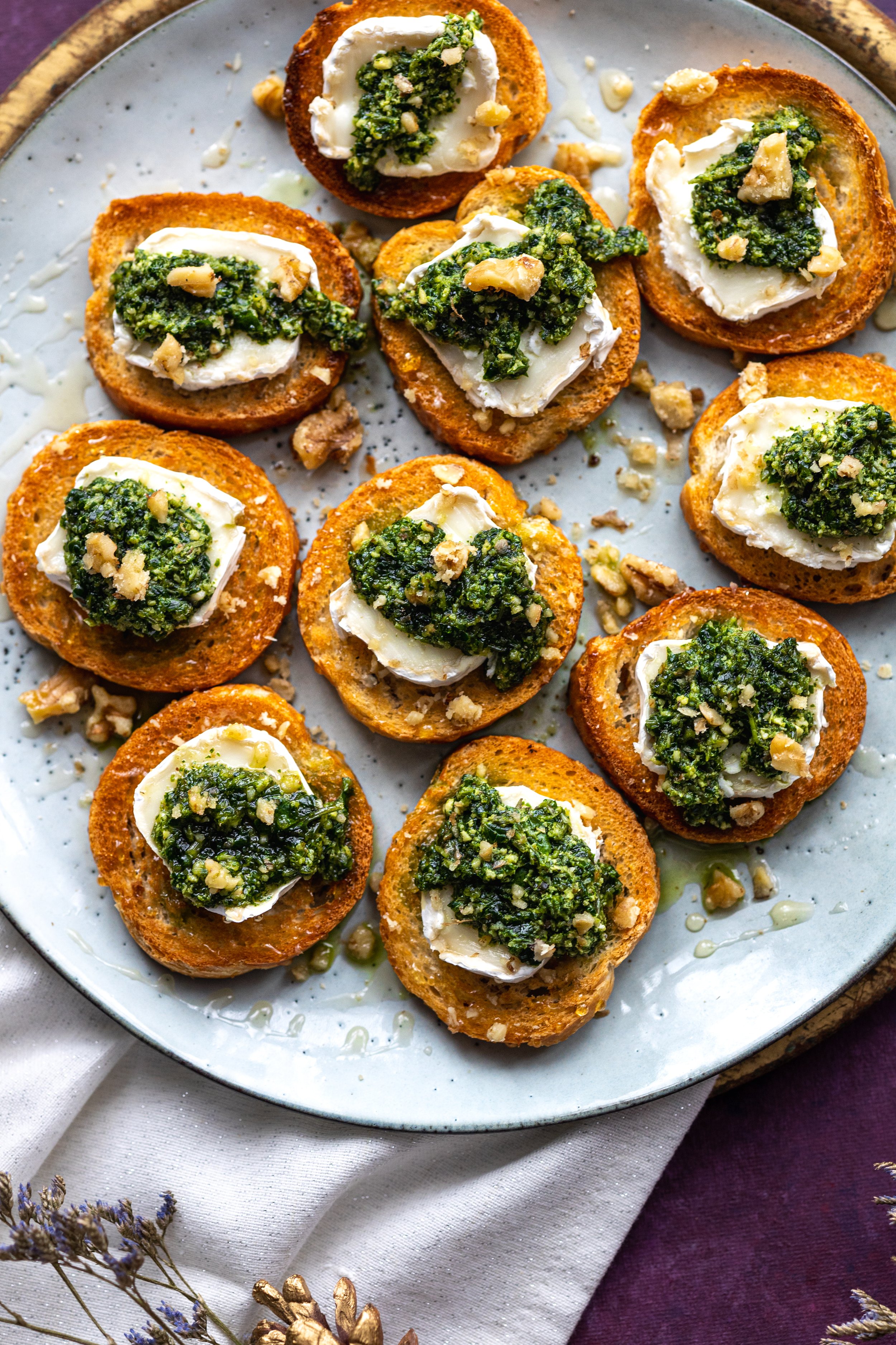 watercress-pesto-goats-cheese-crostinis-9584.jpg