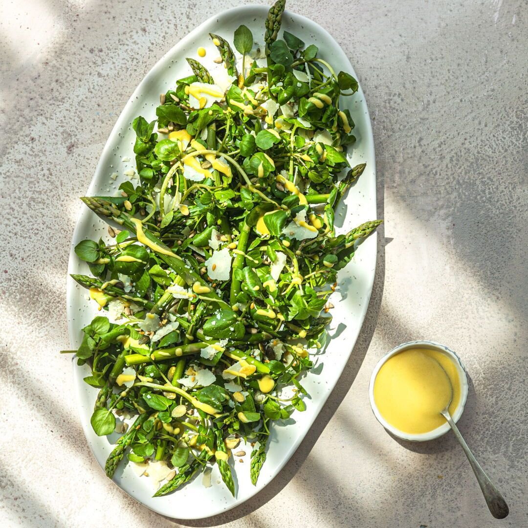 Looking for a gorgeous green salad? Here it is ☝️ 

It's the perfect side for your summer feasts, filled with amazing flavours of asparagus, parmesan, lemon and mustard. 

Here's how to make it:
100g Asparagus tips
40g watercress
Parmesan, flaked or 