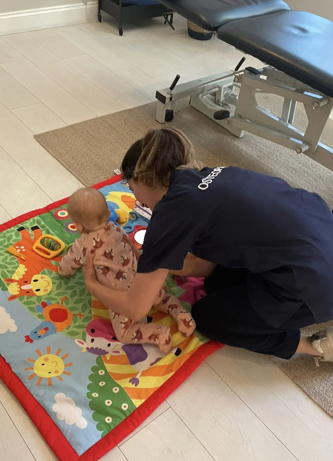 paediatric osteopathy session supporting baby comfort and development Hoddesdon
