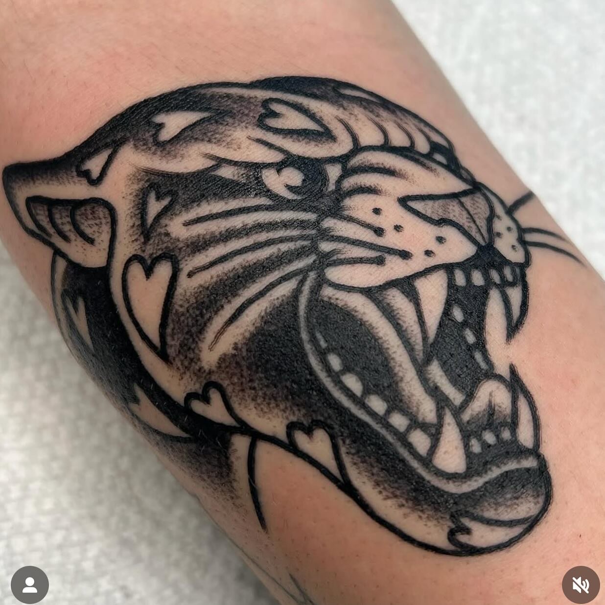 Prends rendez-vous directement avec @amxtats !
@amxtats ⁠⁠⁠⁠⁠
@amxtats ⁠⁠⁠⁠⁠
@amxtats ⁠⁠⁠⁠⁠
.⁠⁠⁠⁠⁠
.⁠⁠
.⁠⁠⁠⁠⁠
#TraditionalTattoo #OldSchoolTattoo #TraditionalTattooArtist #ClassicTattooStyle #BoldWillHold #TattooFlash #TattooTradition #MontrealTattoo