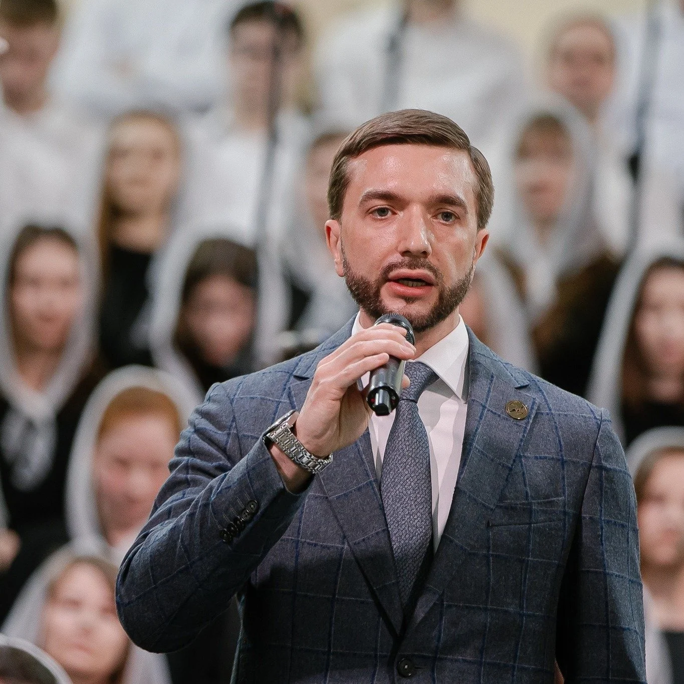 On Sunday, 29 March, pastors and bishops from across the Lviv region gathered alongside chaplains, military representatives, and officials from the city administration, recognising the significance of this critical time for Ukraine.

The hall was fil