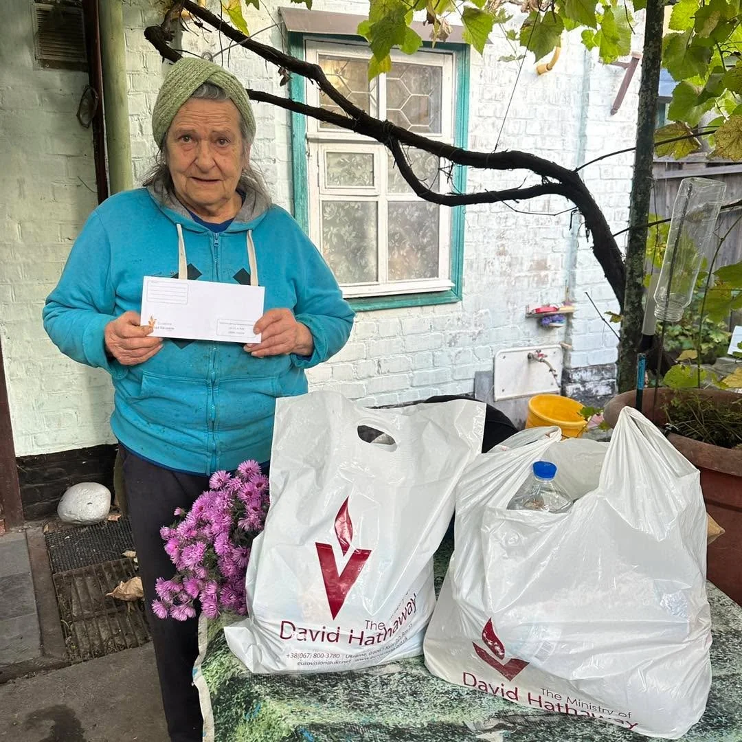 As the war in Ukraine continues and air attacks disrupt daily life, our local team has been spending time with older people in Kyiv and other regions of Ukraine, providing food and financial support, sharing warm conversations and praying together.

