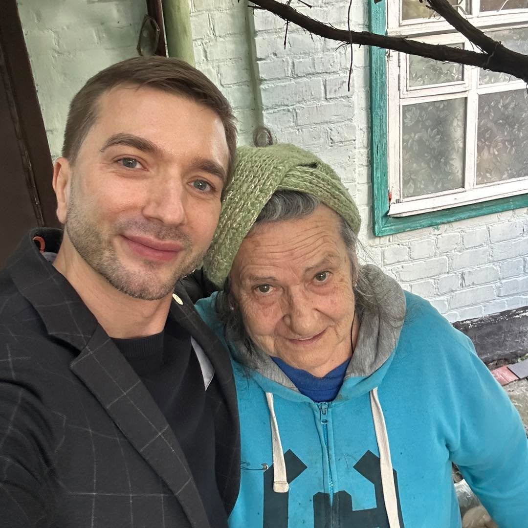 As the war in Ukraine continues and air attacks disrupt daily life, our local team has been spending time with older people in Kyiv and other regions of Ukraine, providing food and financial support, sharing warm conversations and praying together.

