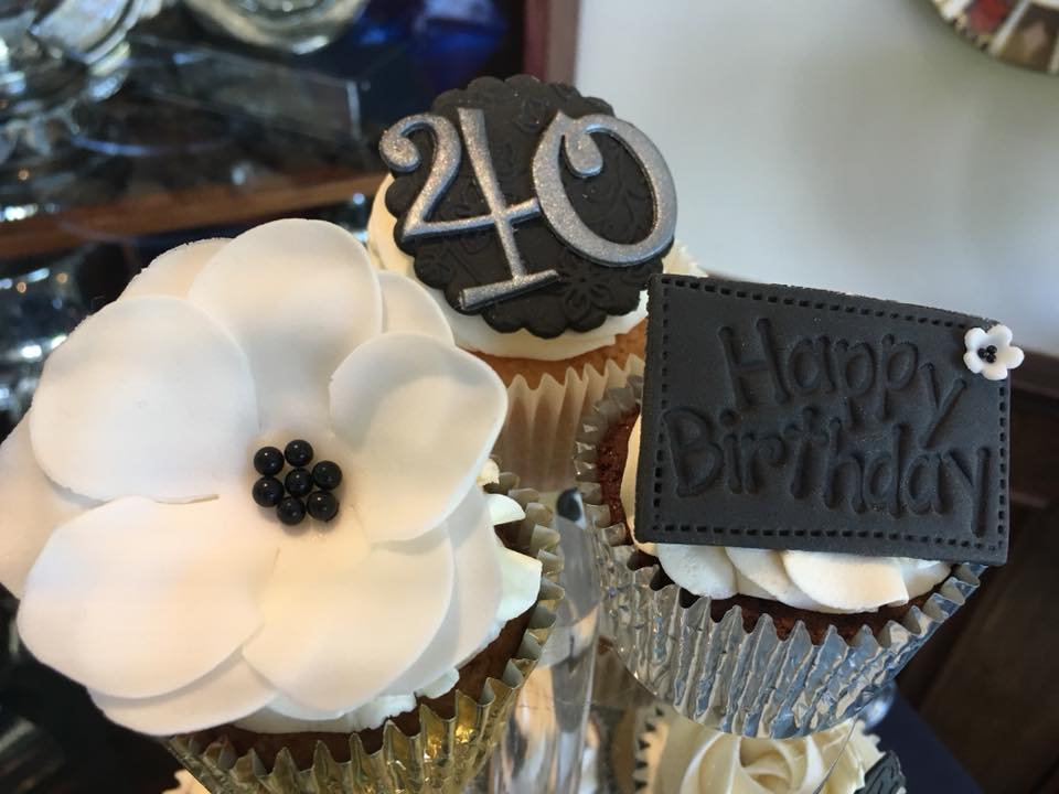 Black and White Party Cupcakes