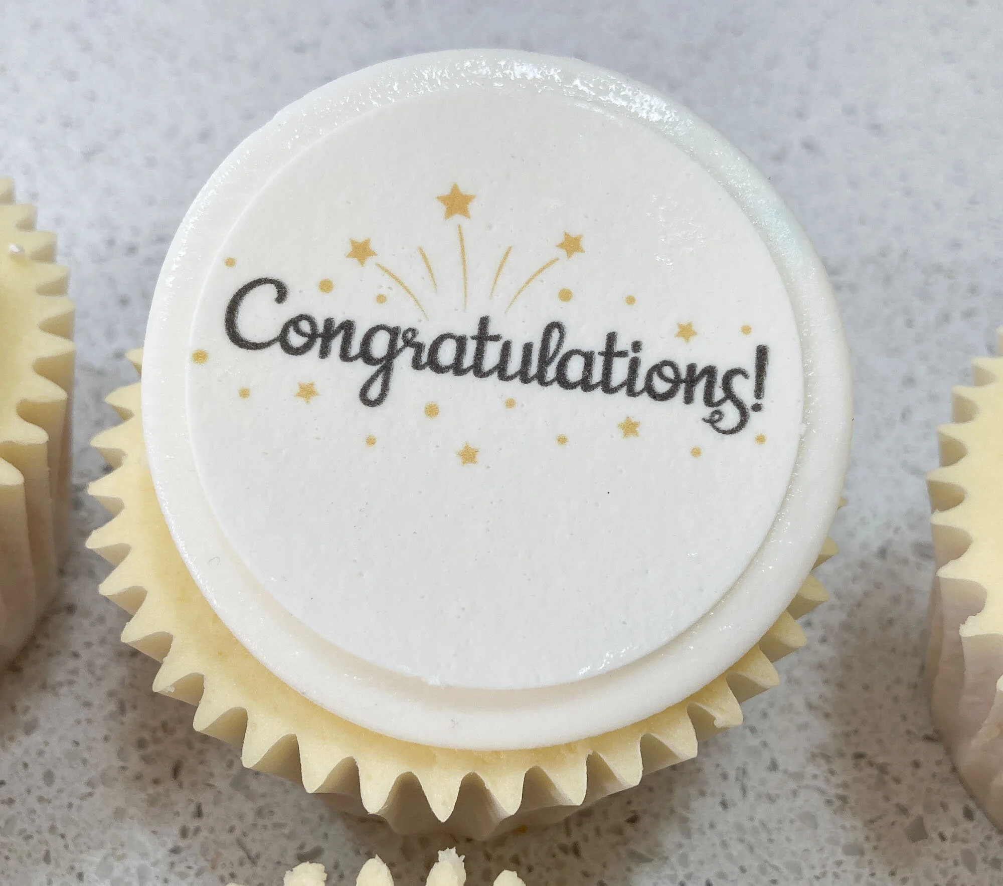Send Congratulations as a Gift Cupcakes by Post — Pink Aubergine Gift