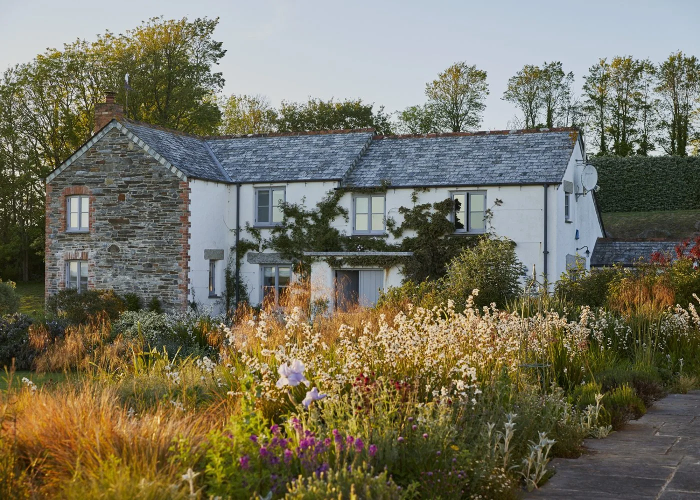 Louise & Tim’s supper club at Treverra Farm, Cornwall. Photo by Emli Bendixen.