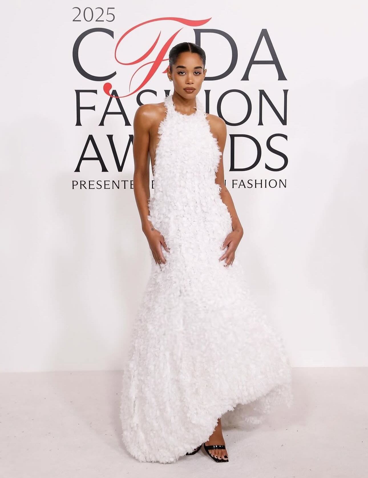 @lauraharrier wore @diotima.world by @rachelleighscott at @cfda awards
Styled by @daniellegoldberg 
#Diotima #LauraHarrier #CFDA
