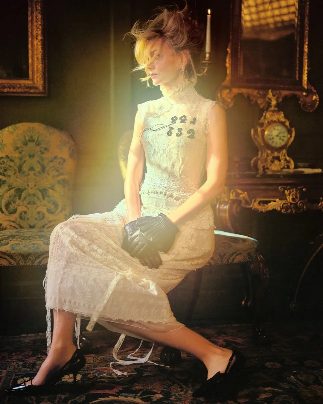 #careymulligan wears @erdem for latest @whowhatwear
Issue 

Stylist: @jennedykennedy 
Photographer: @gina_gizella 

#erdem