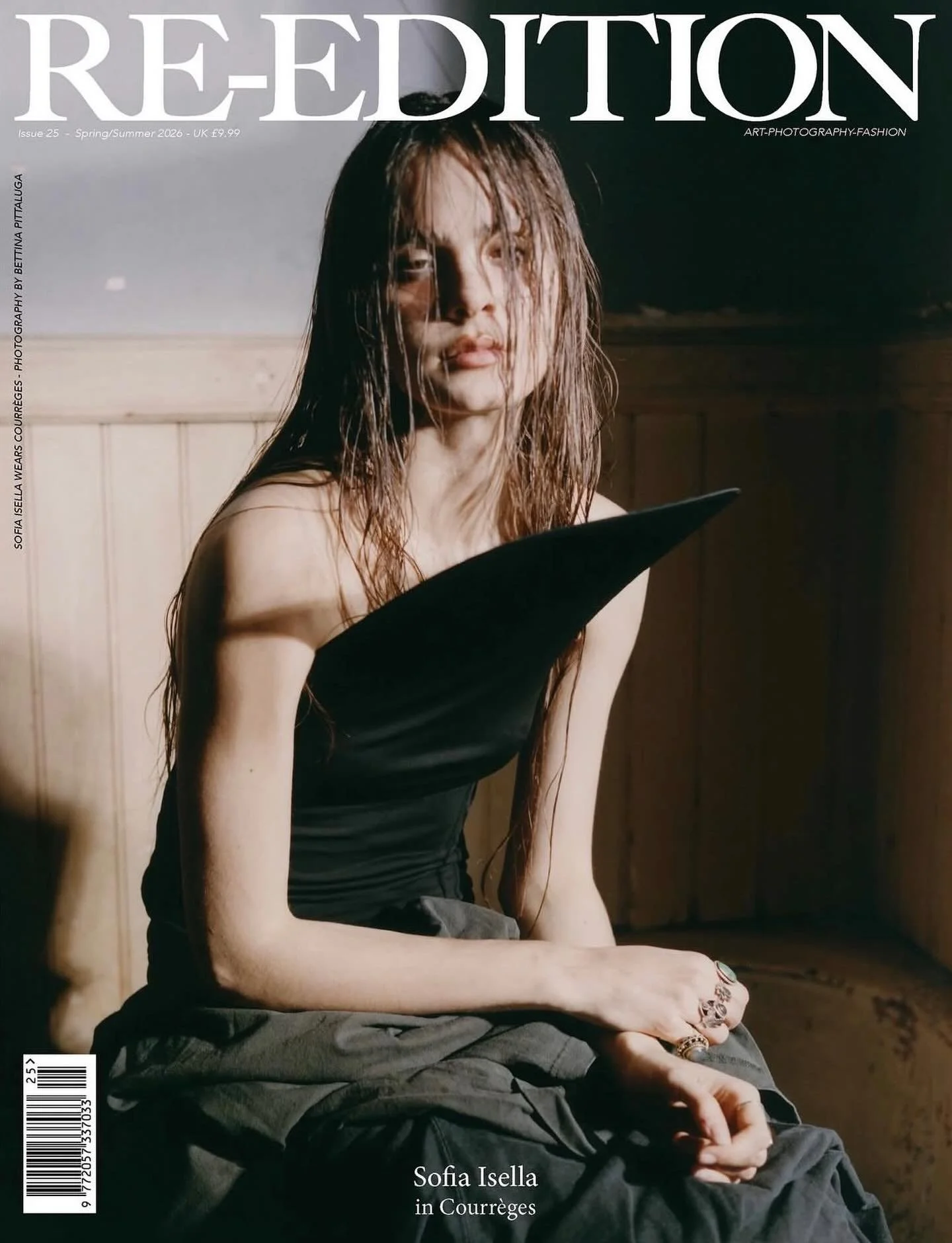 @sofia_isella wears @courreges on the cover of @reeditionmag 
Styling @julieragolia
Photography @bettinapittaluga 
#courr&egrave;ges