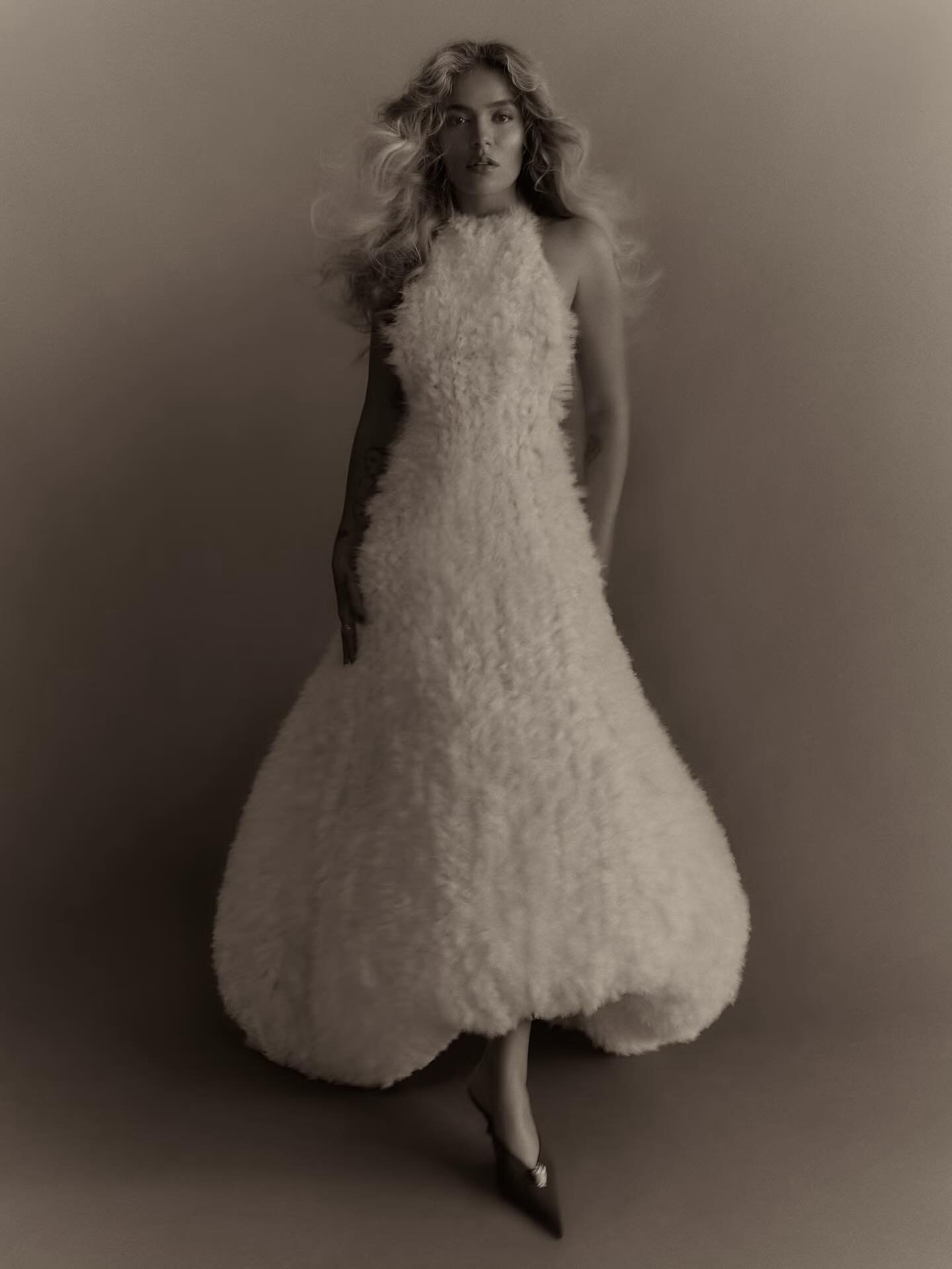 @diotima.world featured in @elleusa 
Talent @karolg 
Stylist @nycolesariol 
Photographed @elliotanderick 
#elleusa #karolg