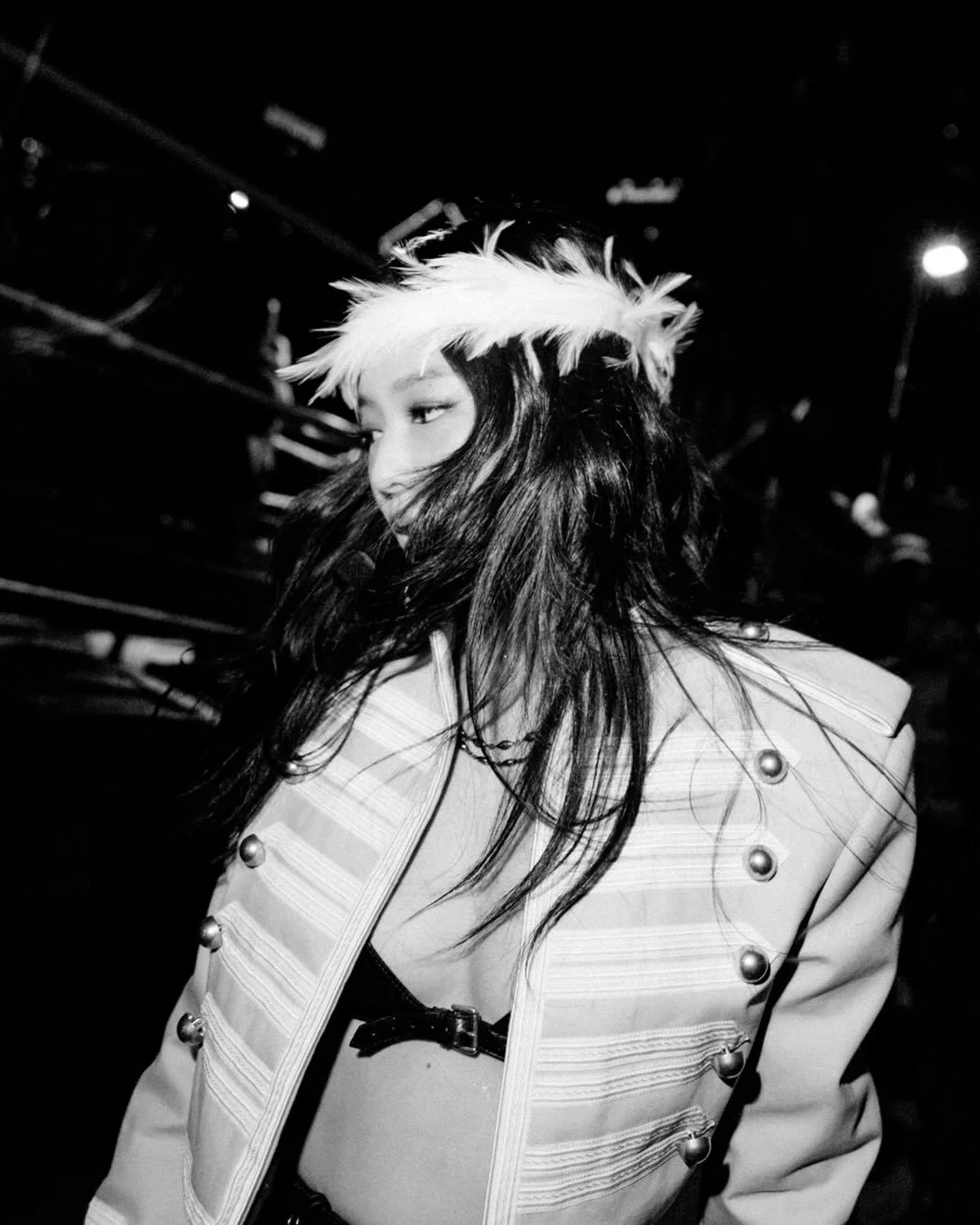 @anndemeulemeester_official 
@jennierubyjane in Ann Demeulemeester custom look at Lollapalooza Chicago 2026.

Styled by @sam_woolf

Conceived as an evolving performance wardrobe, the two bespoke looks explore the tension between structure and fluidit