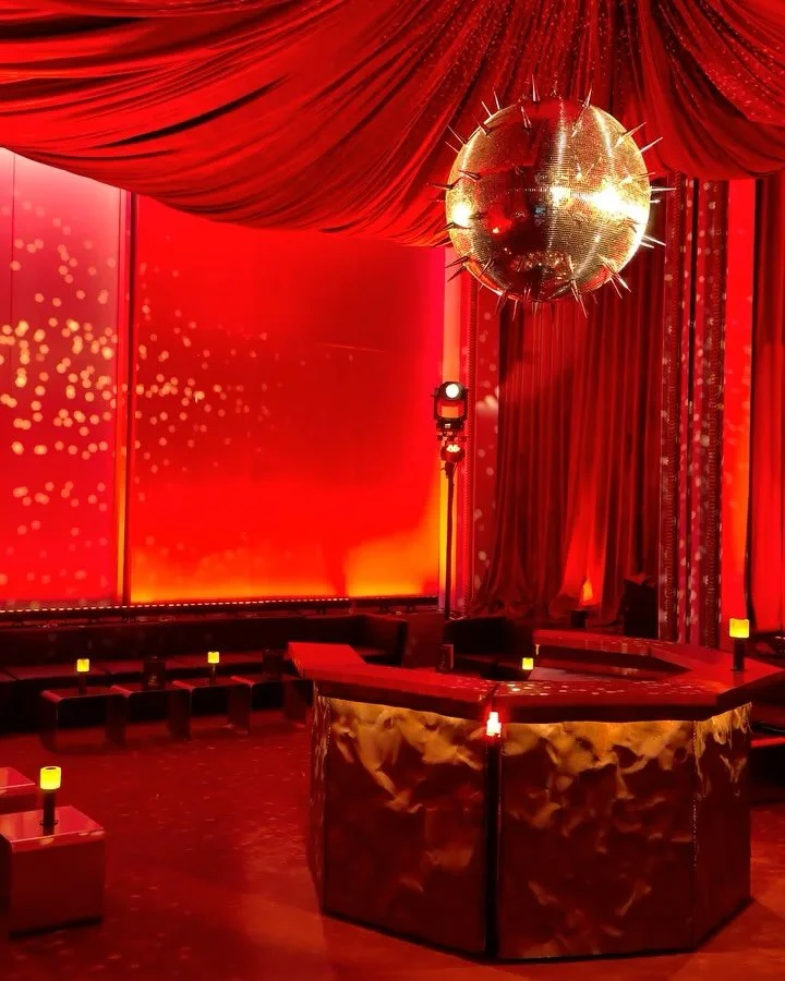 @JeanPaulGaultier hosted an immersive event for La Favorite scent. 
Designed by @sophiedries_.